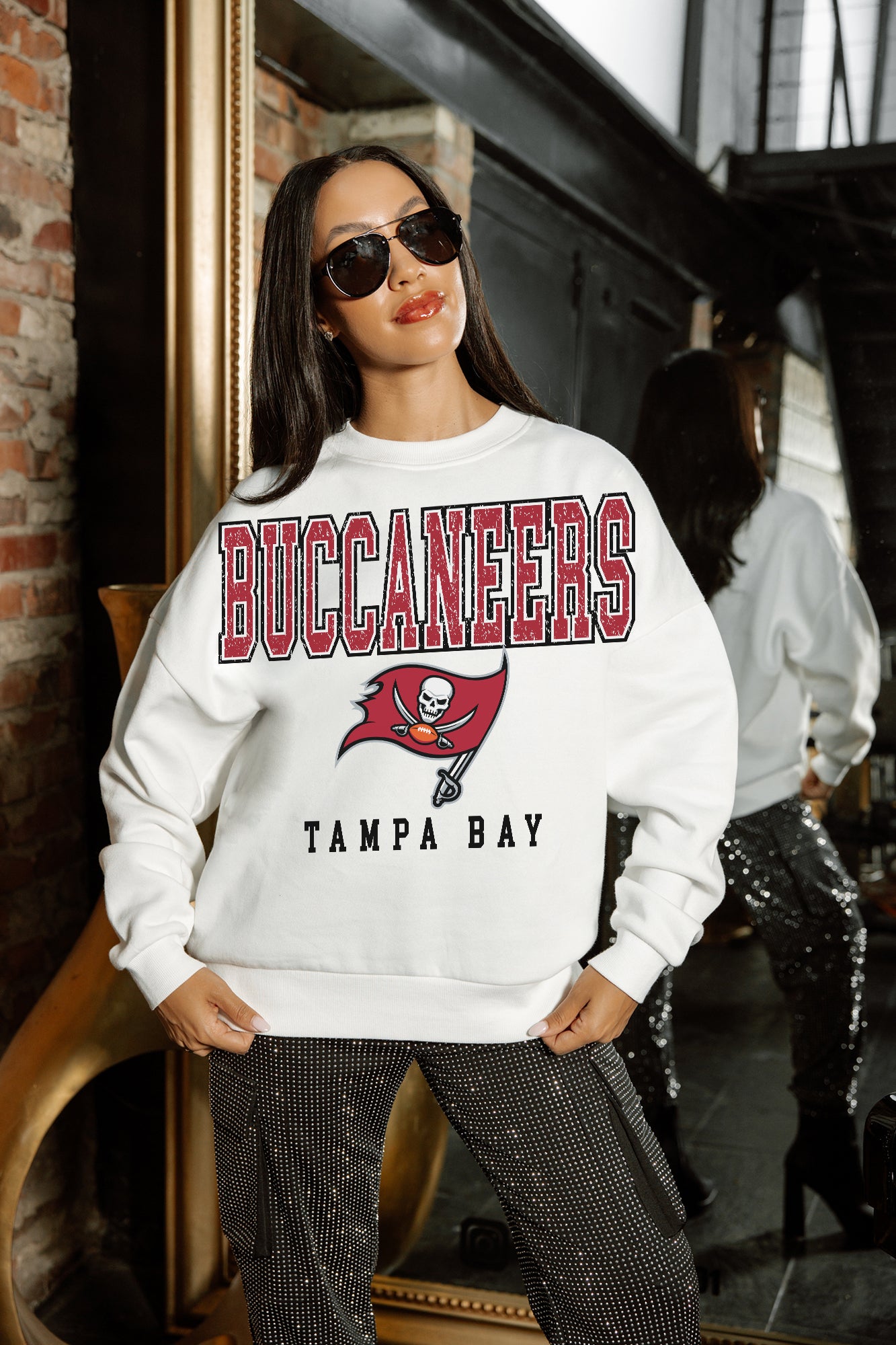 TAMPA BAY BUCCANEERS Sunday Drives Fleece Crewneck Pullover
