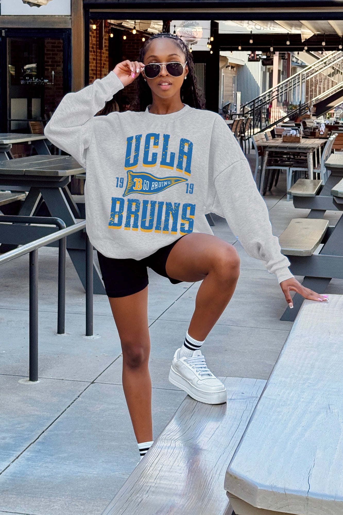 UCLA BRUINS PENNANT PRIDE PREMIUM FLEECE DROP SHOULDER CREWNECK PULLOVER