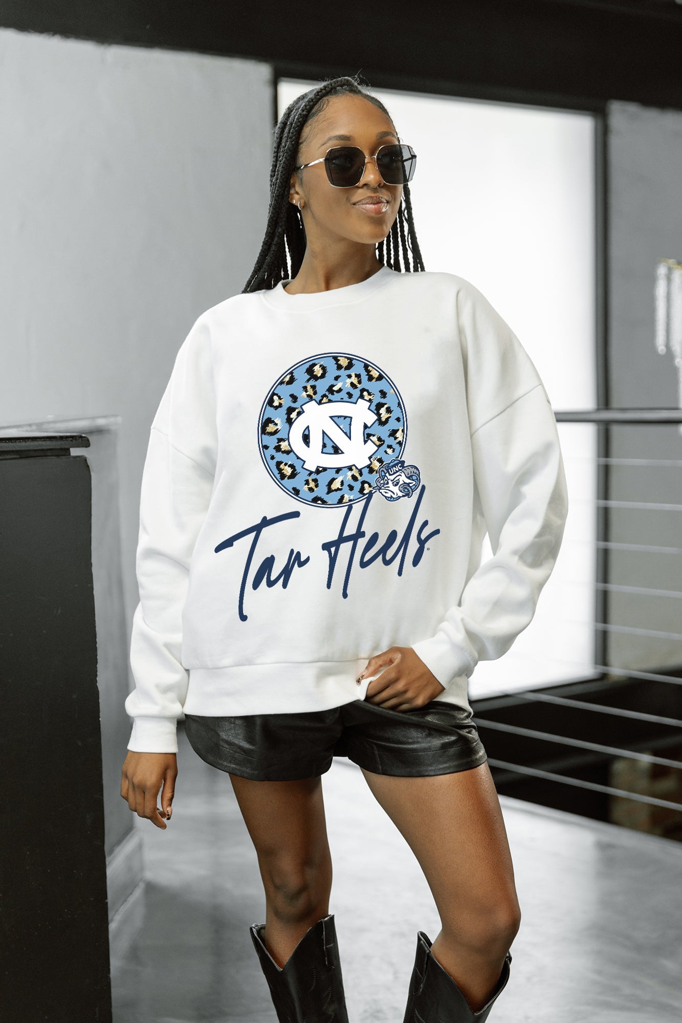 NORTH CAROLINA TAR HEELS WILD BREAKTHROUGH PREMIUM FLEECE CREWNECK PULLOVER