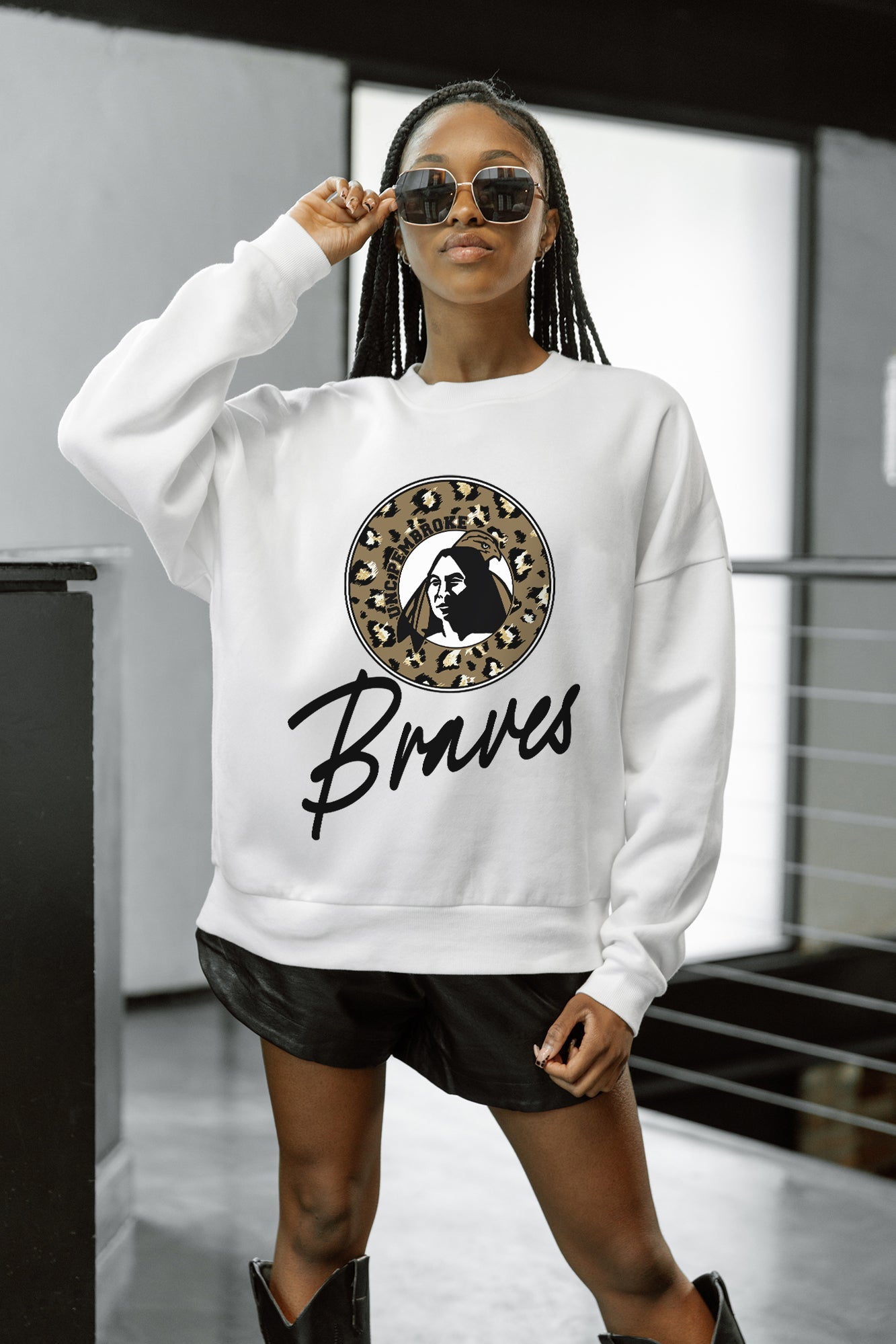 UNC AT PEMBROKE BRAVES WILD BREAKTHROUGH PREMIUM FLEECE CREWNECK PULLOVER