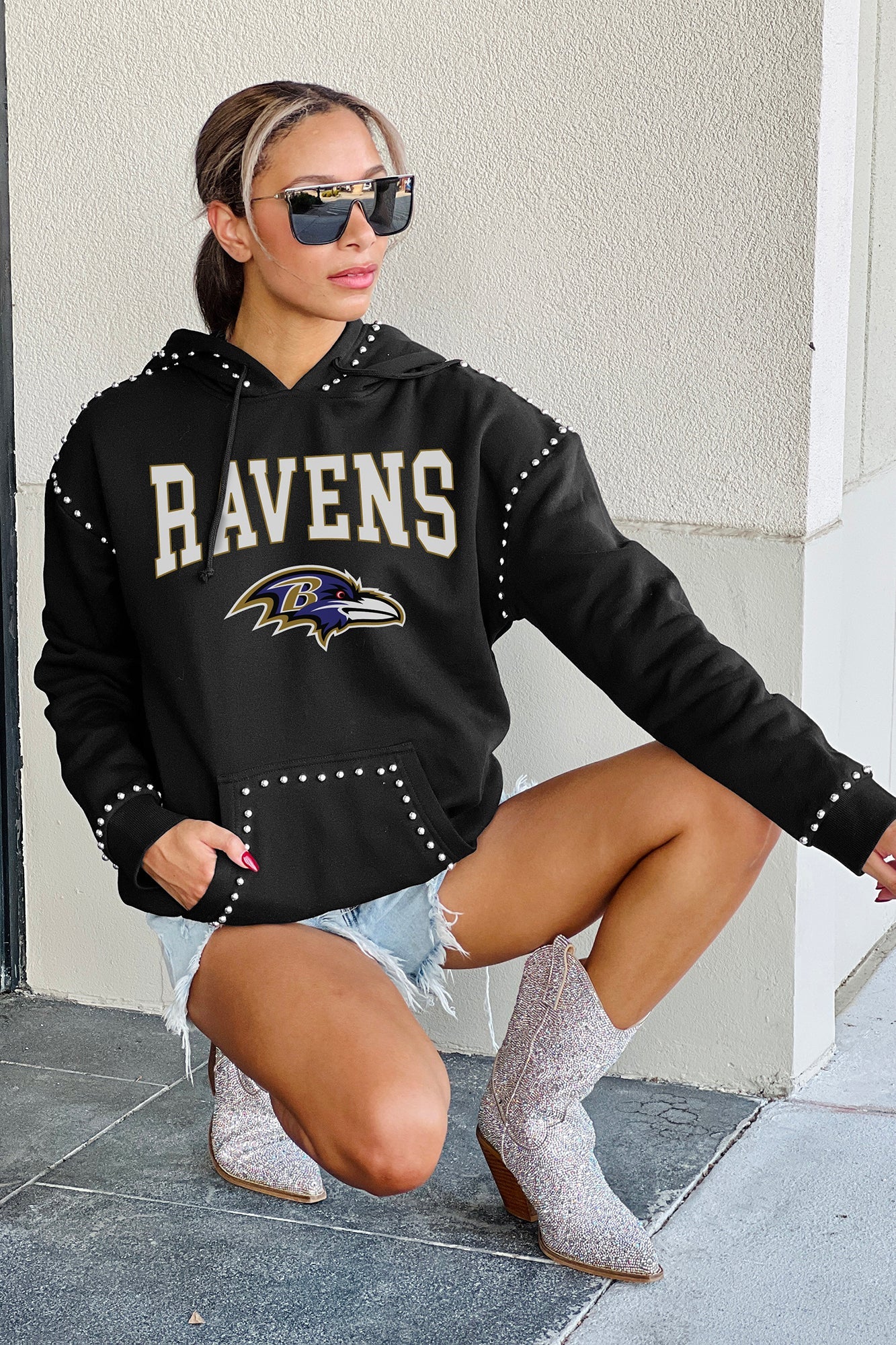 BALTIMORE RAVENS Catch the Vibe Studded Detail Fleece Front-Pocket Hoodie