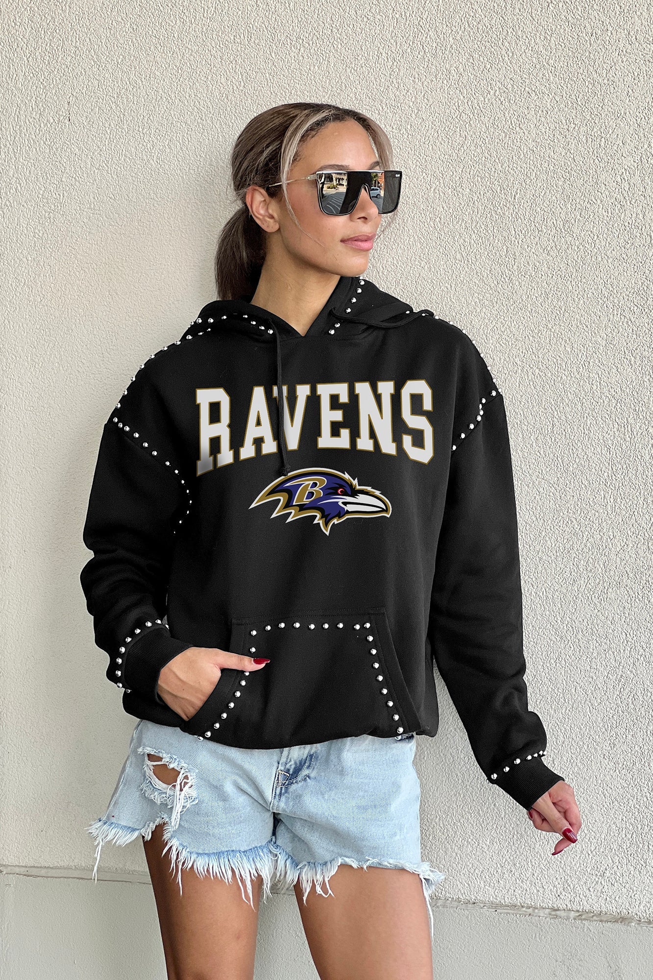 BALTIMORE RAVENS Catch the Vibe Studded Detail Fleece Front-Pocket Hoodie