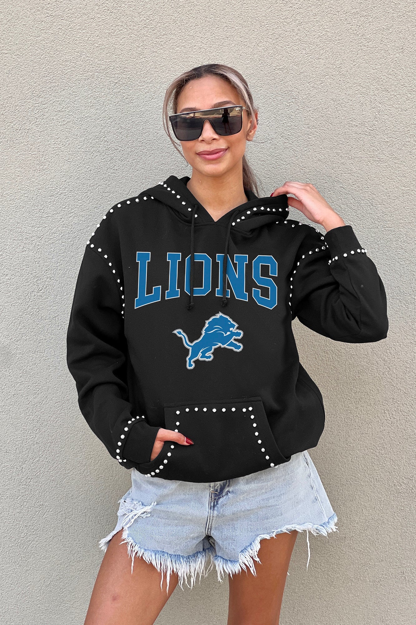 DETROIT LIONS Catch the Vibe Studded Detail Fleece Front-Pocket Hoodie