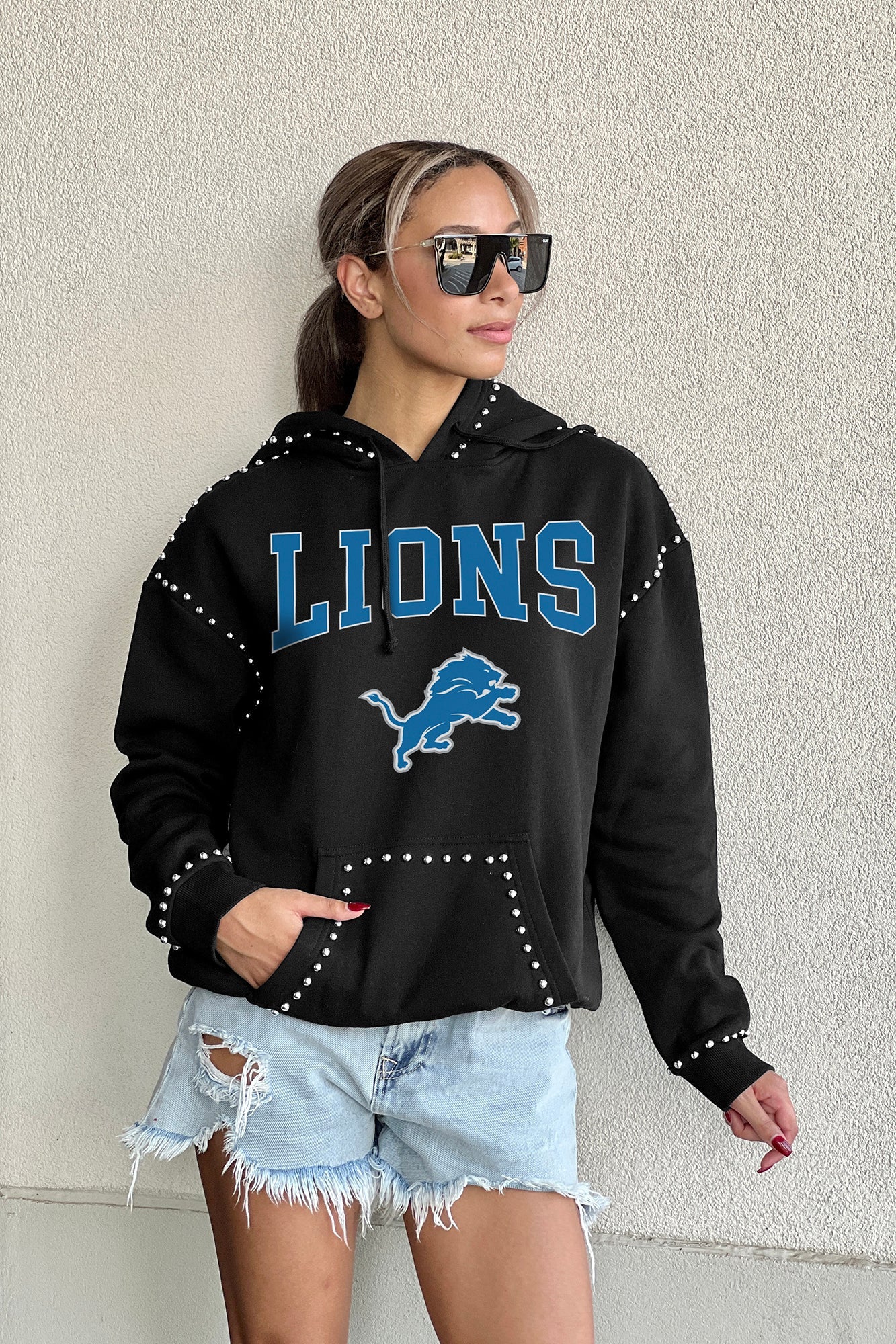 DETROIT LIONS Catch the Vibe Studded Detail Fleece Front-Pocket Hoodie