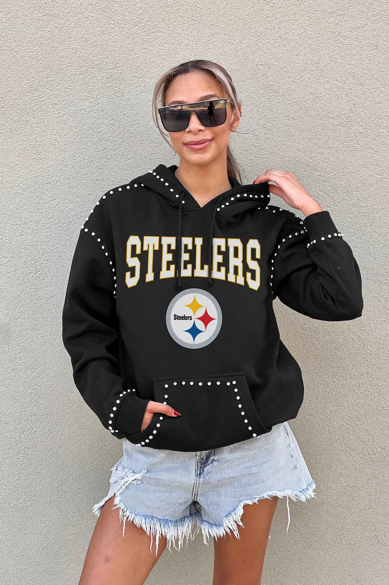 PITTSBURGH STEELERS Catch the Vibe Studded Detail Fleece Front-Pocket Hoodie