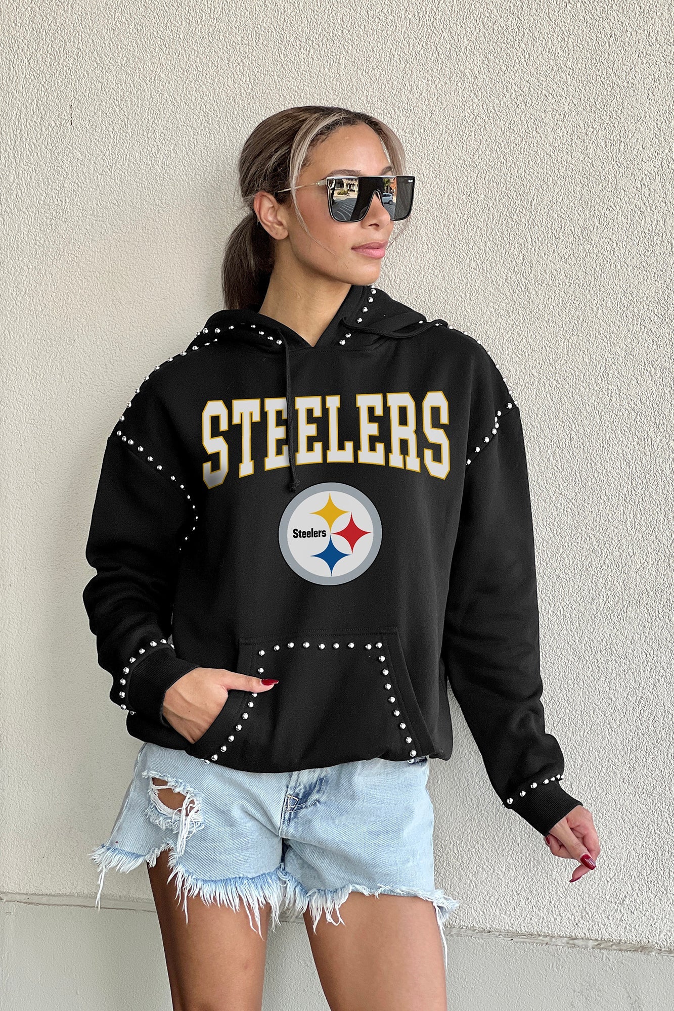 PITTSBURGH STEELERS Catch the Vibe Studded Detail Fleece Front-Pocket Hoodie