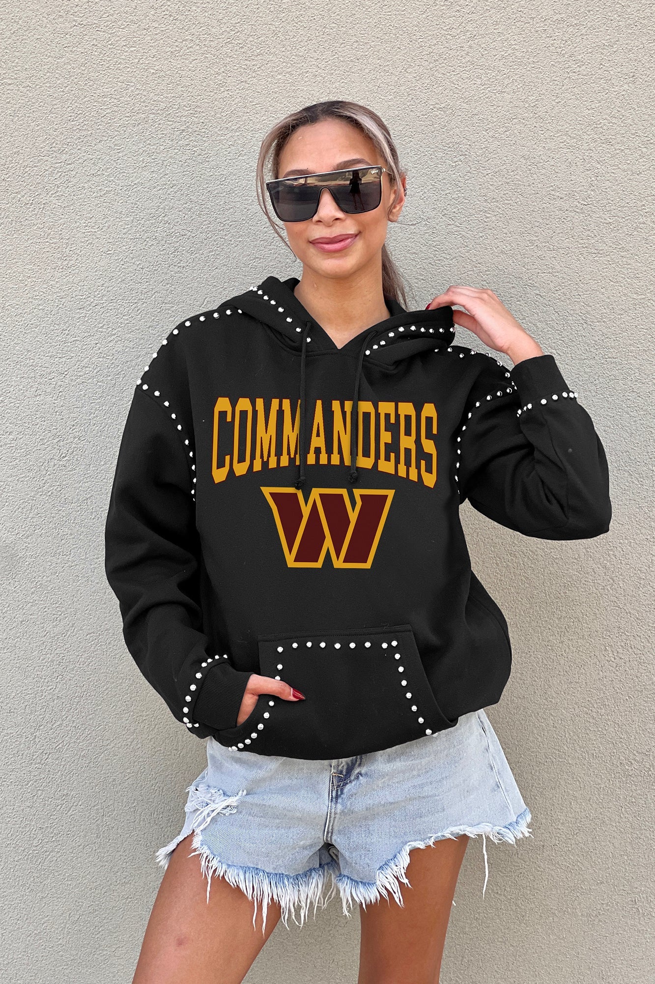 WASHINGTON COMMANDERS Catch the Vibe Studded Detail Fleece Front-Pocket Hoodie
