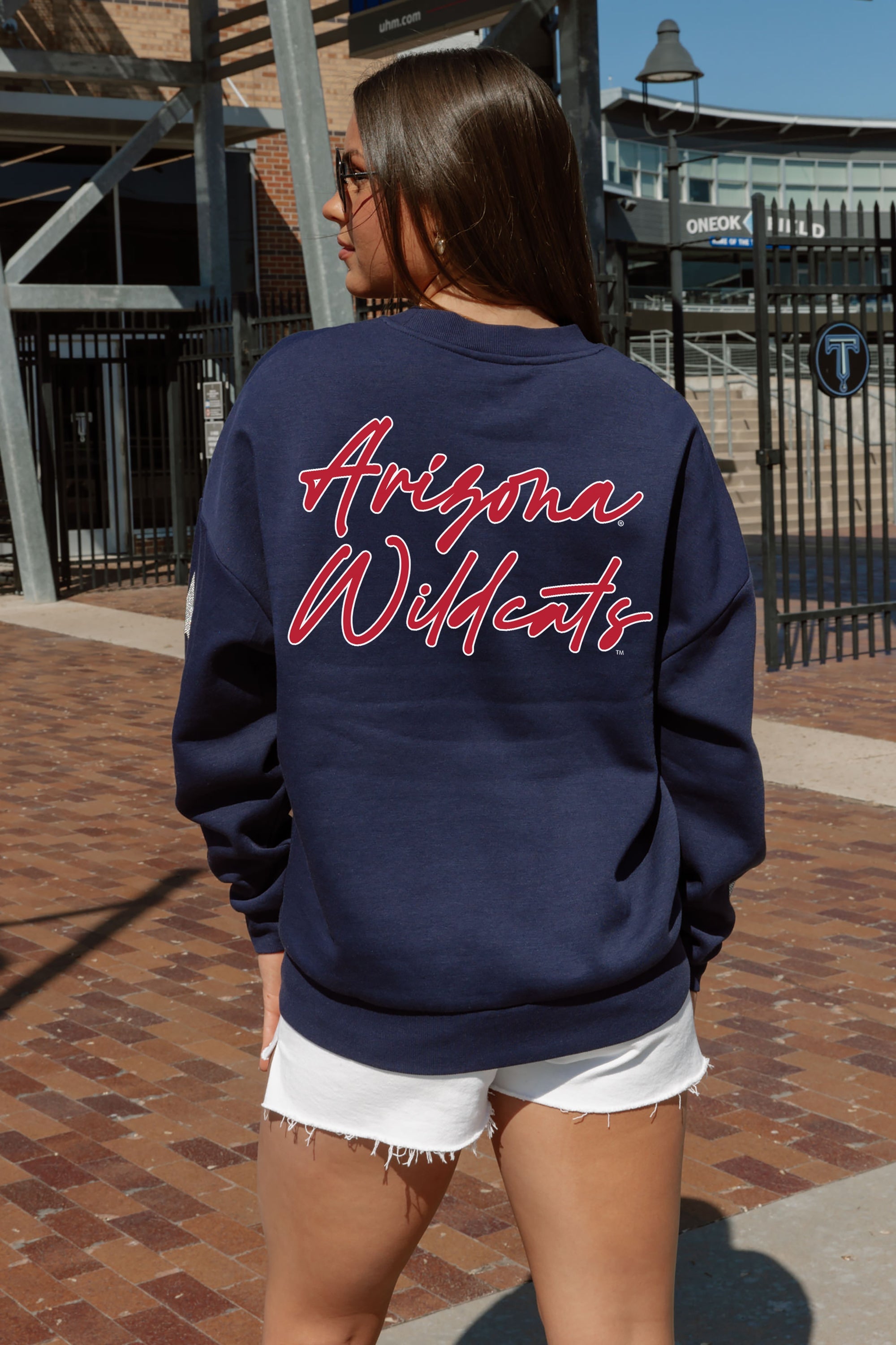 ARIZONA WILDCATS DEDICATION EMBELLISHED STAR SLEEVE CREWNECK PULLOVER