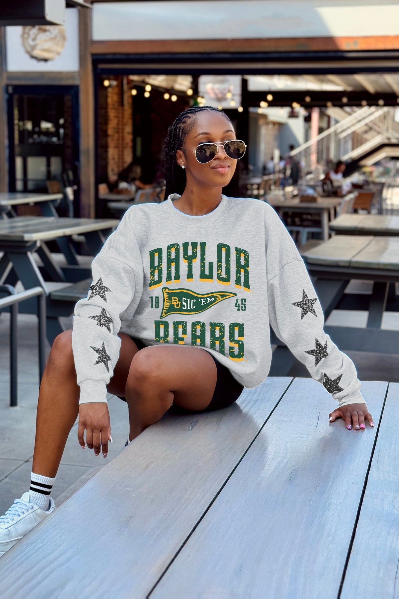 BAYLOR BEARS PENNANT PRIDE EMBELLISHED STAR SLEEVE CREWNECK PULLOVER