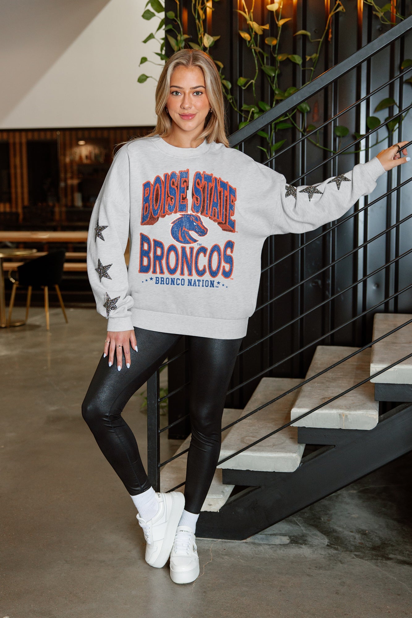 BOISE STATE BRONCOS RESILIENCE STAR EMBELLISHED CREW SWEATSHIRT
