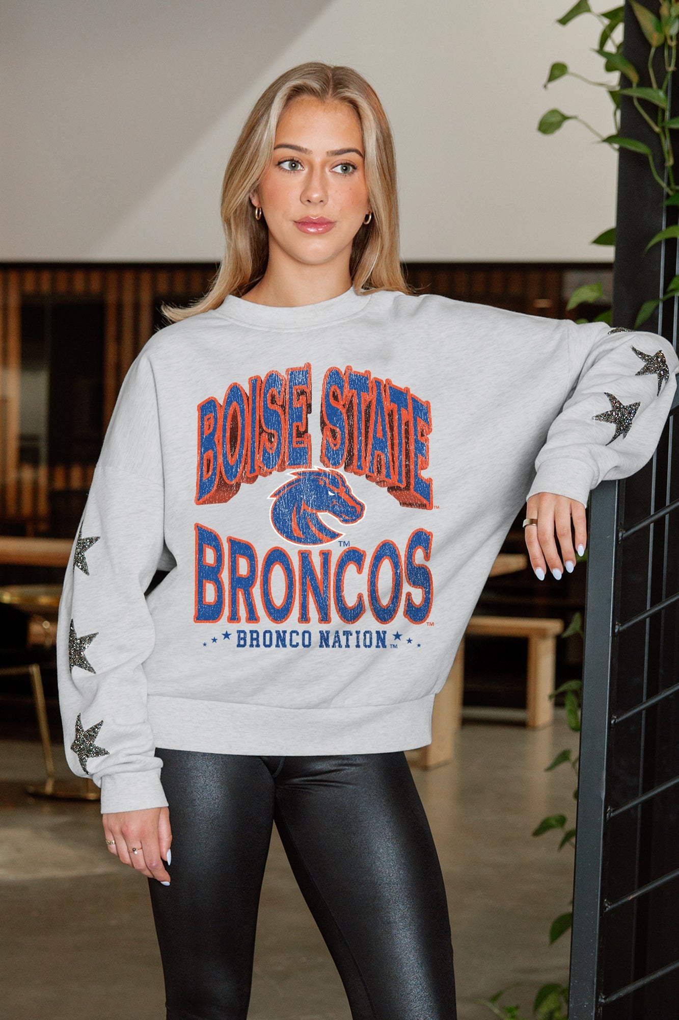 BOISE STATE BRONCOS RESILIENCE STAR EMBELLISHED CREW SWEATSHIRT