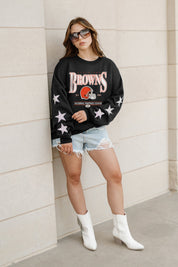 CLEVELAND BROWNS GAMEDAY GLIMMER EMBELLISHED STAR SLEEVE CREWNECK PULLOVER