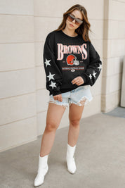 CLEVELAND BROWNS GAMEDAY GLIMMER EMBELLISHED STAR SLEEVE CREWNECK PULLOVER