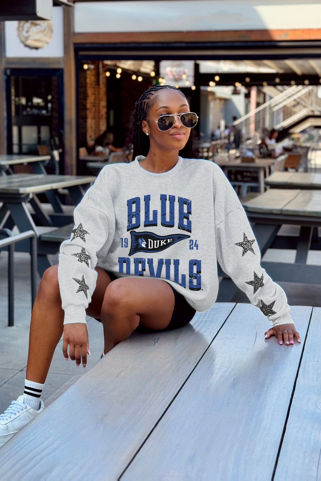 DUKE BLUE DEVILS PENNANT PRIDE EMBELLISHED STAR SLEEVE CREWNECK PULLOVER
