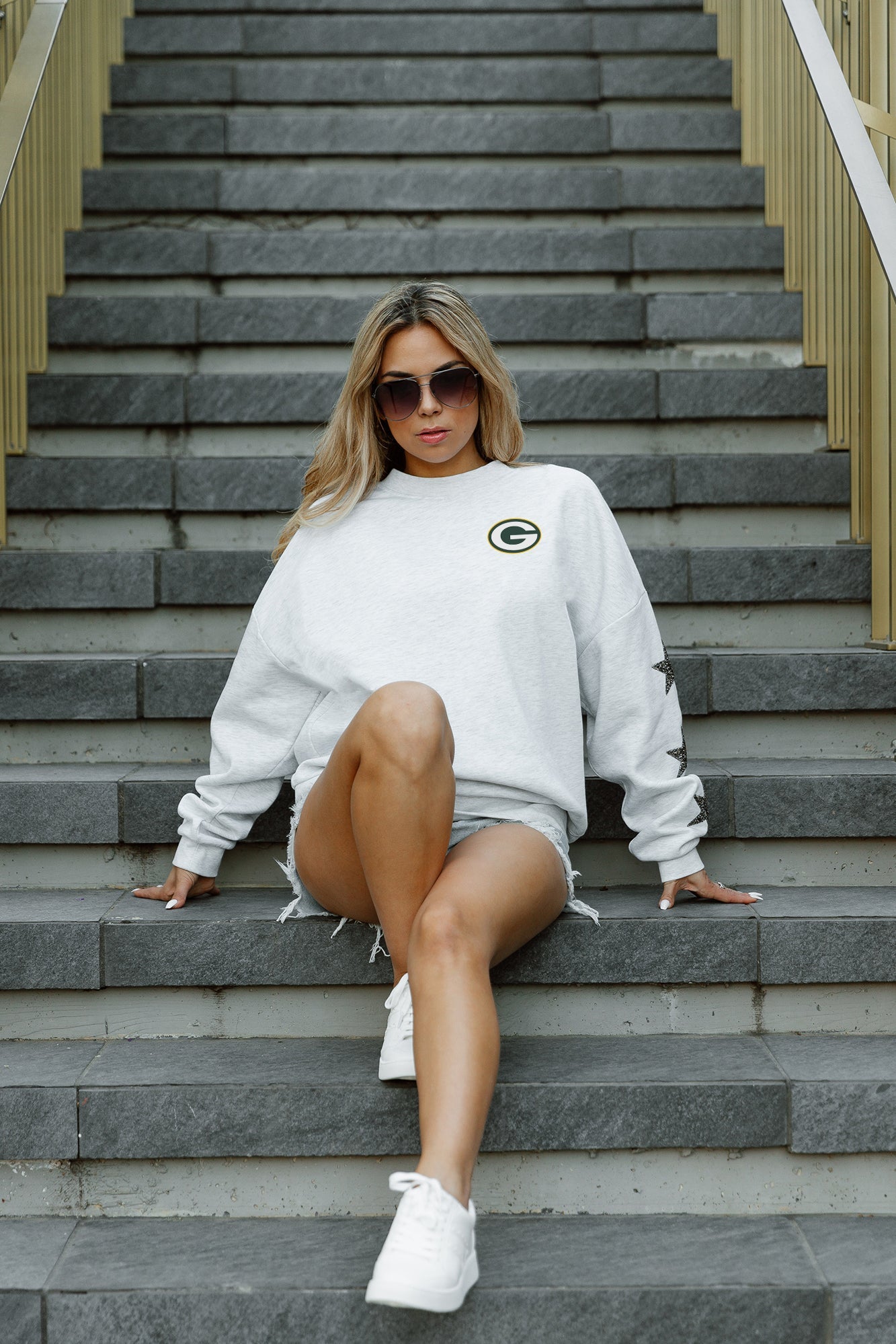 GREEN BAY PACKERS RADIANT ENERGY EMBELLISHED STAR SLEEVE CREWNECK PULLOVER