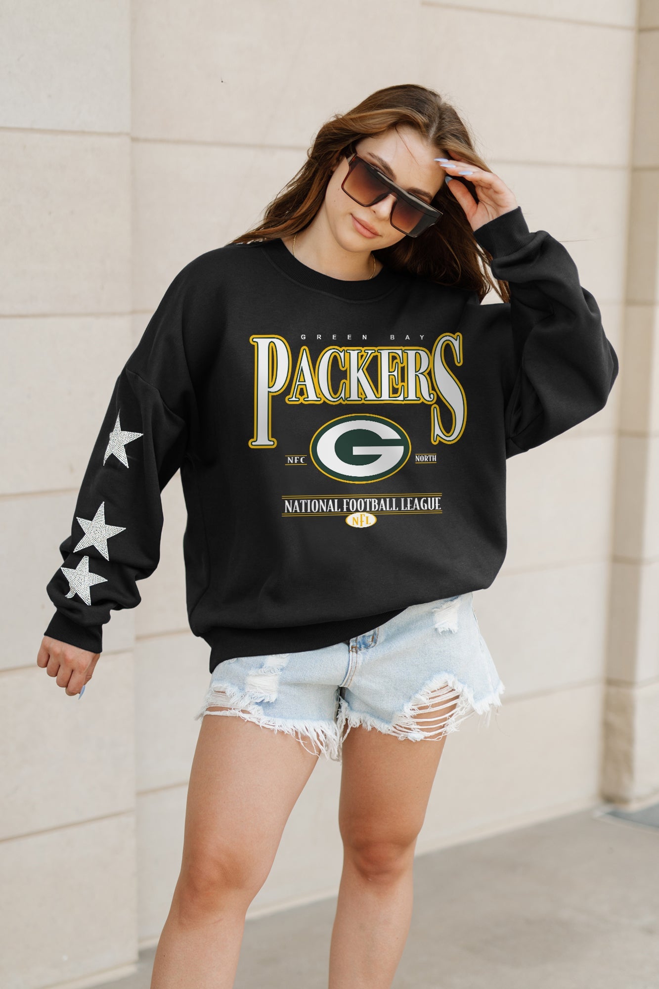 GREEN BAY PACKERS GAMEDAY GLIMMER EMBELLISHED STAR SLEEVE CREWNECK PULLOVER