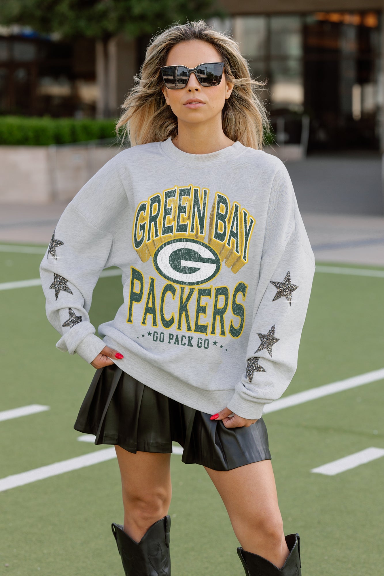 GREEN BAY PACKERS RESILIENCE STAR EMBELLISHED CREW SWEATSHIRT