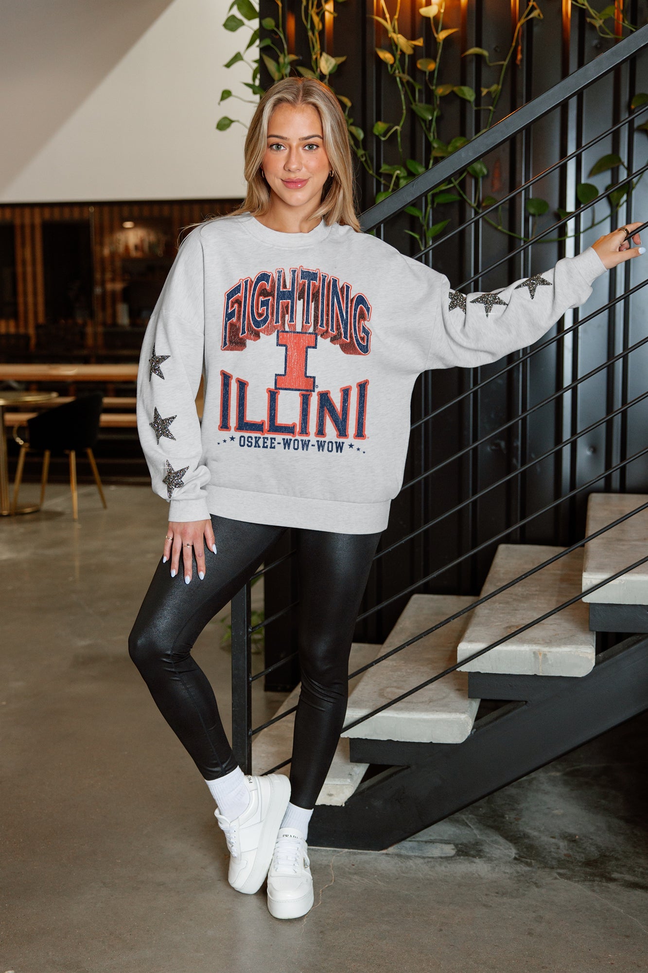 ILLINOIS FIGHTING ILLINI RESILIENCE STAR EMBELLISHED CREW SWEATSHIRT