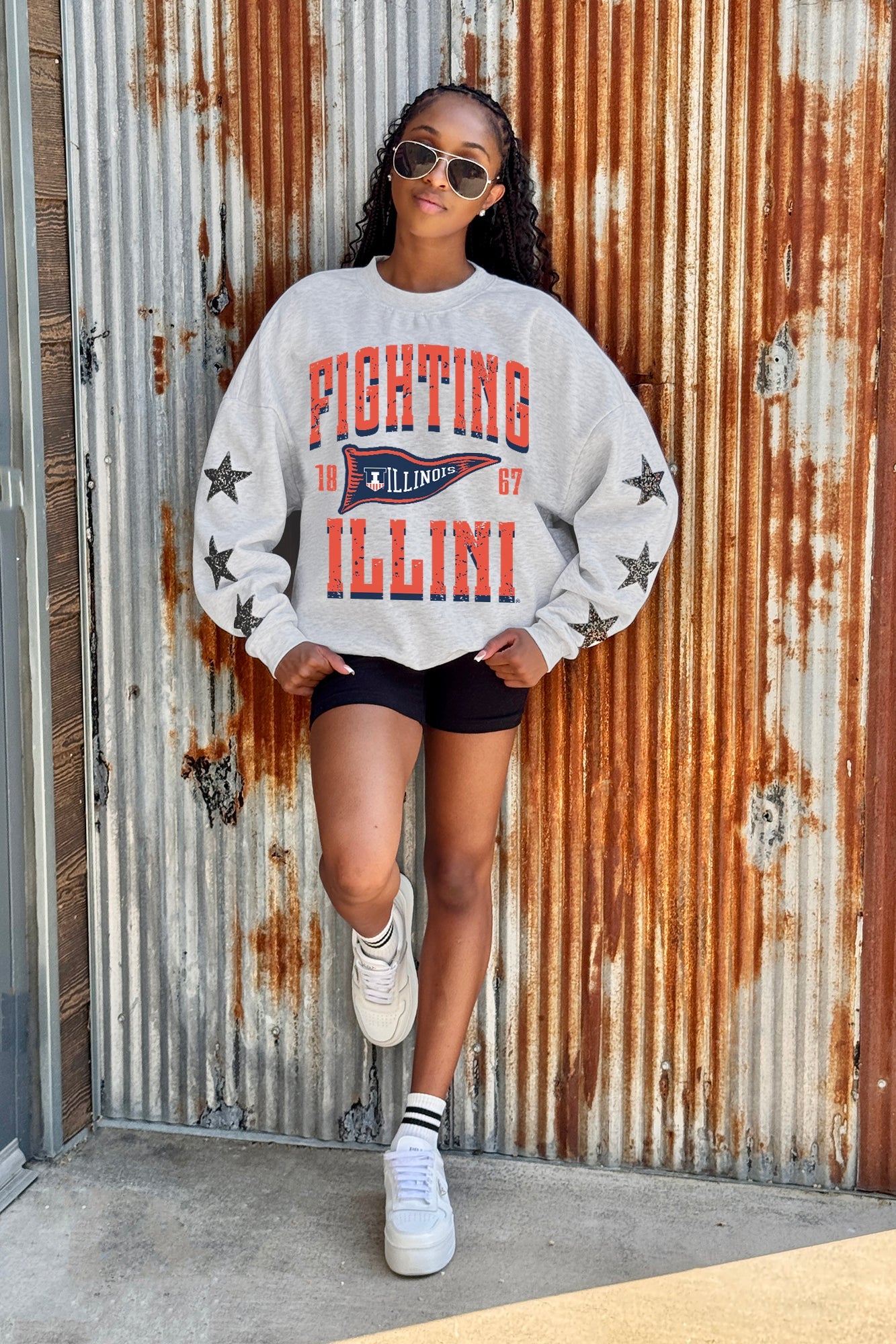 ILLINOIS FIGHTING ILLINI PENNANT PRIDE EMBELLISHED STAR SLEEVE CREWNECK PULLOVER