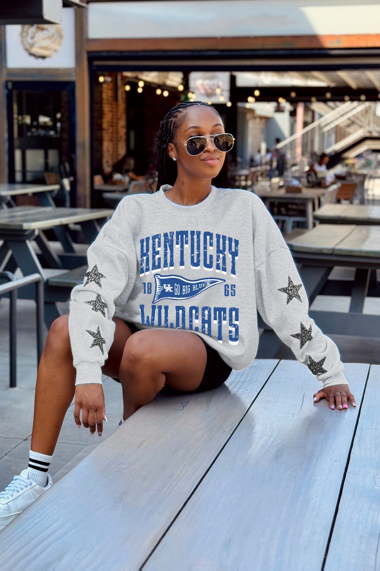 KENTUCKY WILDCATS PENNANT PRIDE EMBELLISHED STAR SLEEVE CREWNECK PULLOVER