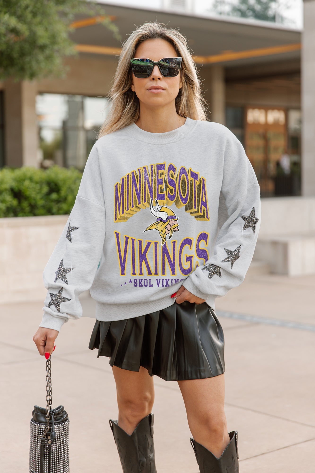 MINNESOTA VIKINGS RESILIENCE STAR EMBELLISHED CREW SWEATSHIRT