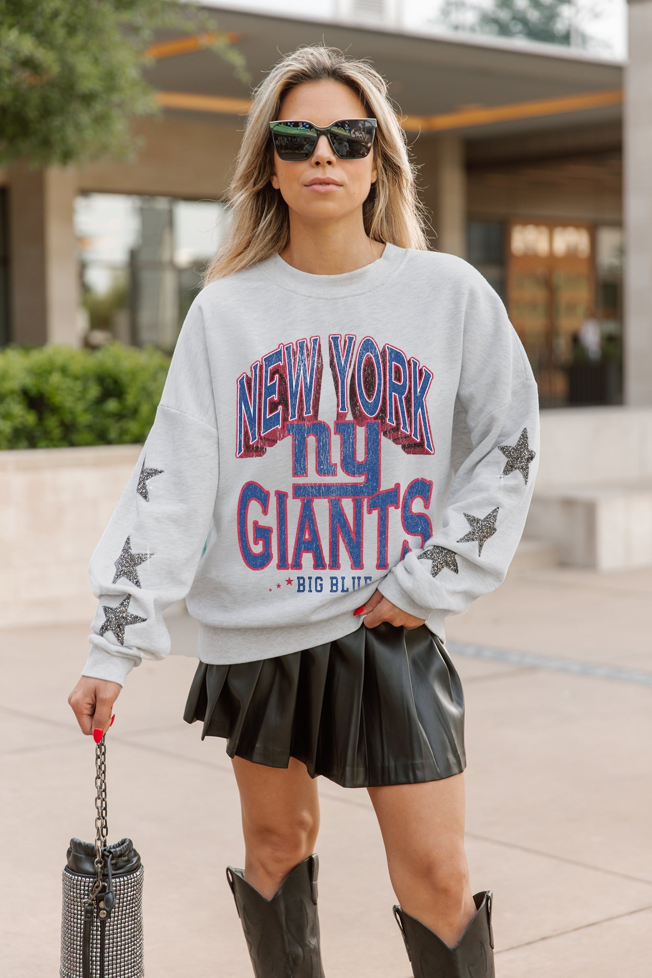 NEW YORK GIANTS RESILIENCE STAR EMBELLISHED CREW SWEATSHIRT