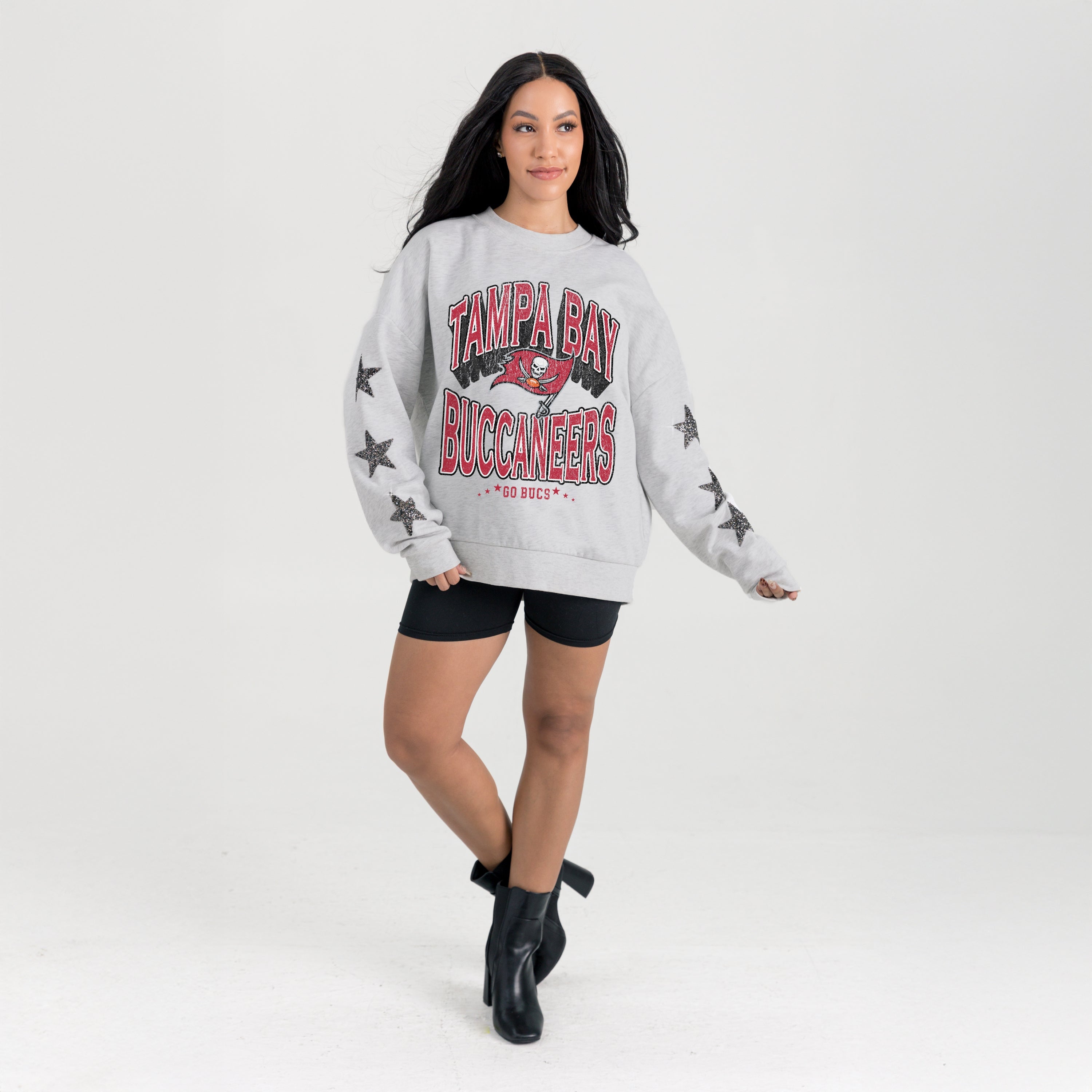 TAMPA BAY BUCCANEERS RESILIENCE STAR EMBELLISHED CREW SWEATSHIRT