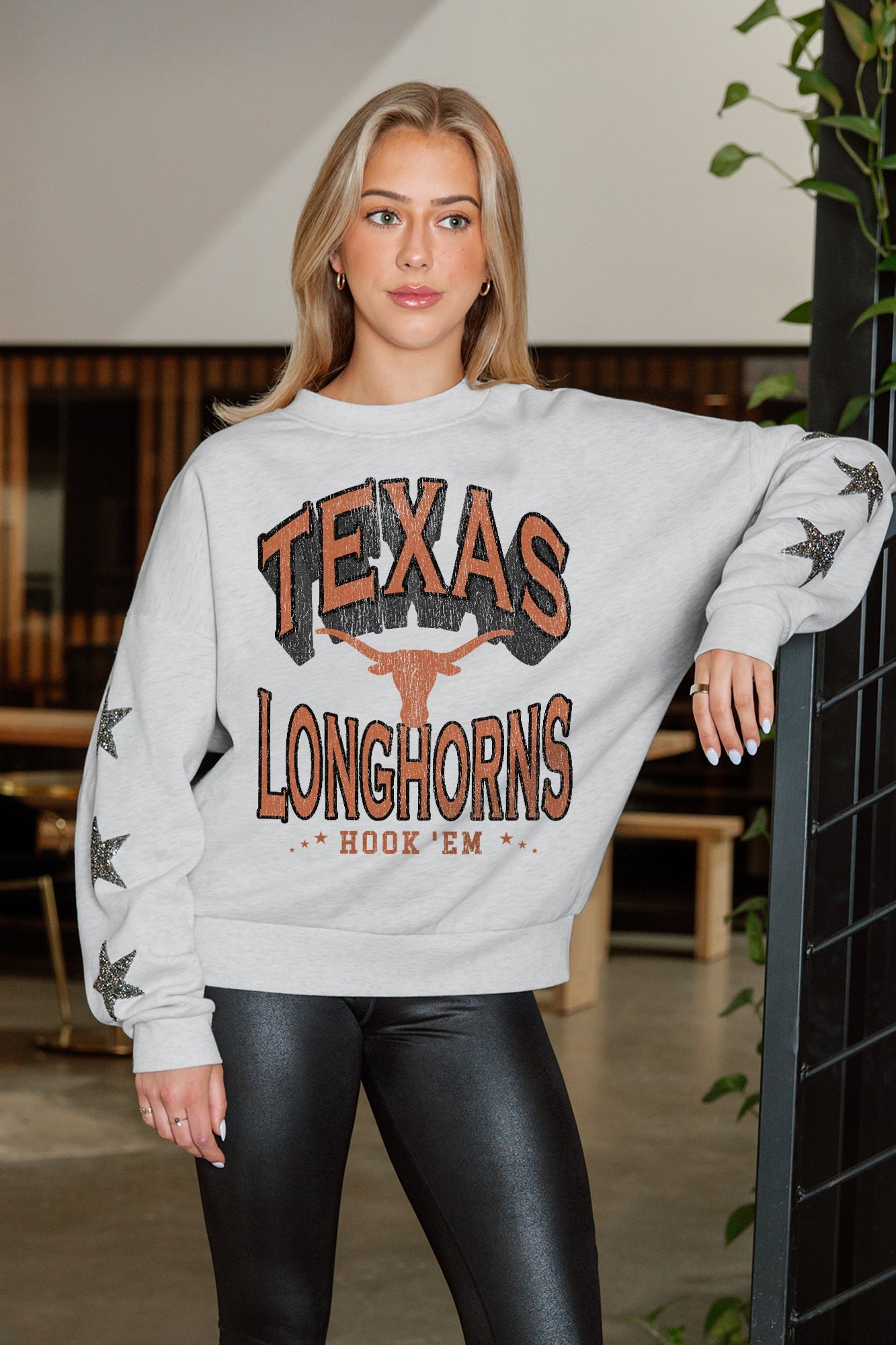 TEXAS LONGHORNS RESILIENCE STAR EMBELLISHED CREW SWEATSHIRT