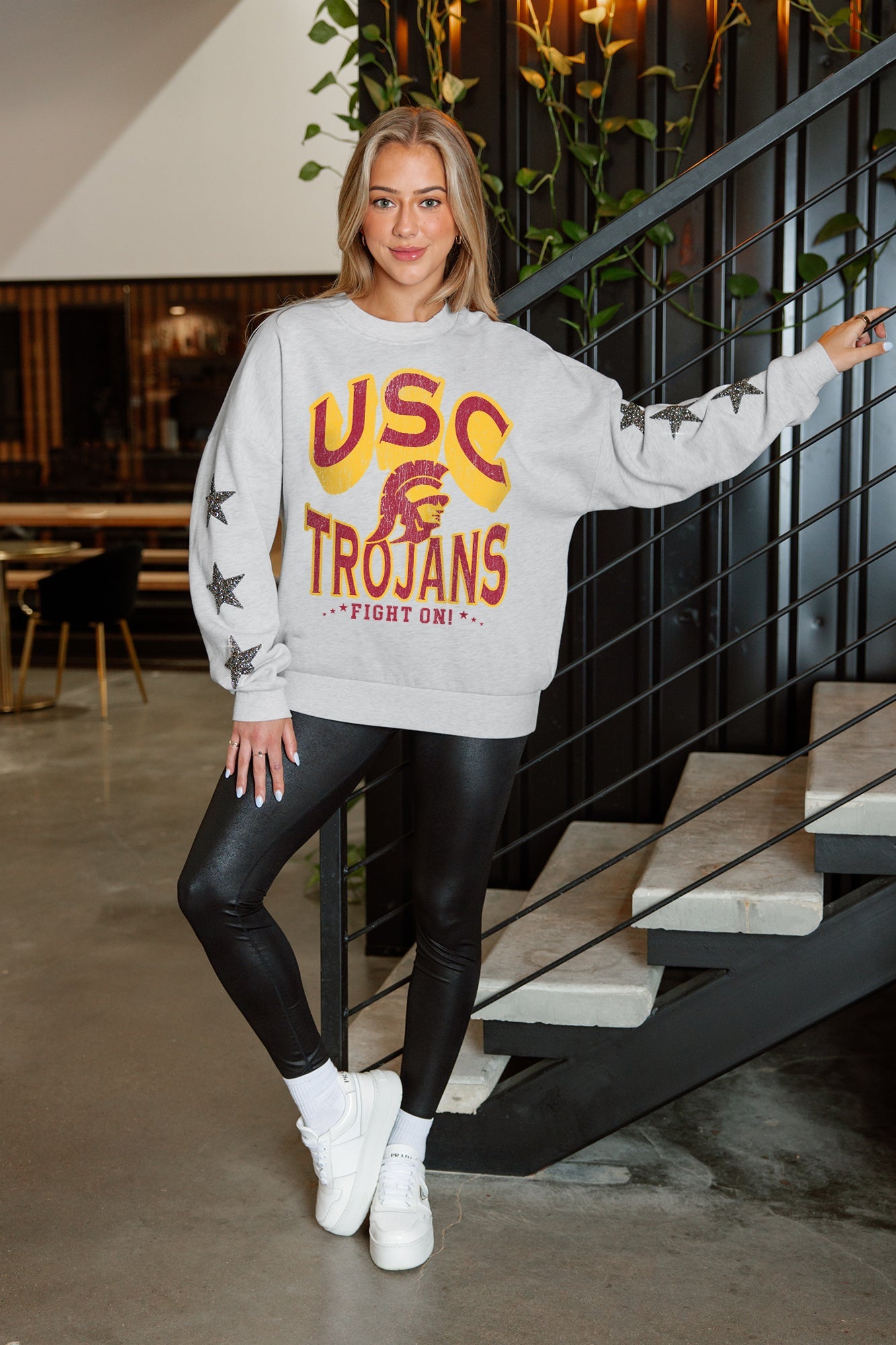 USC TROJANS RESILIENCE STAR EMBELLISHED CREW SWEATSHIRT