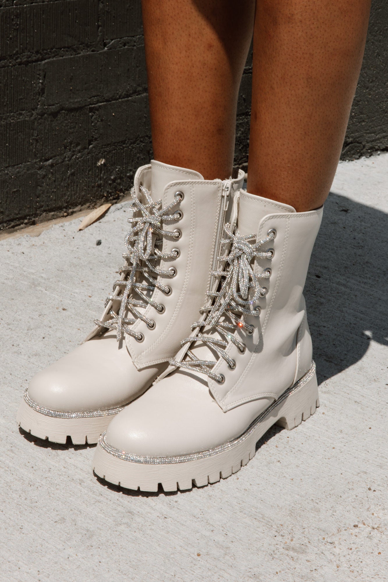 STRUTTIN IN SPARKLES BOOTS IN IVORY