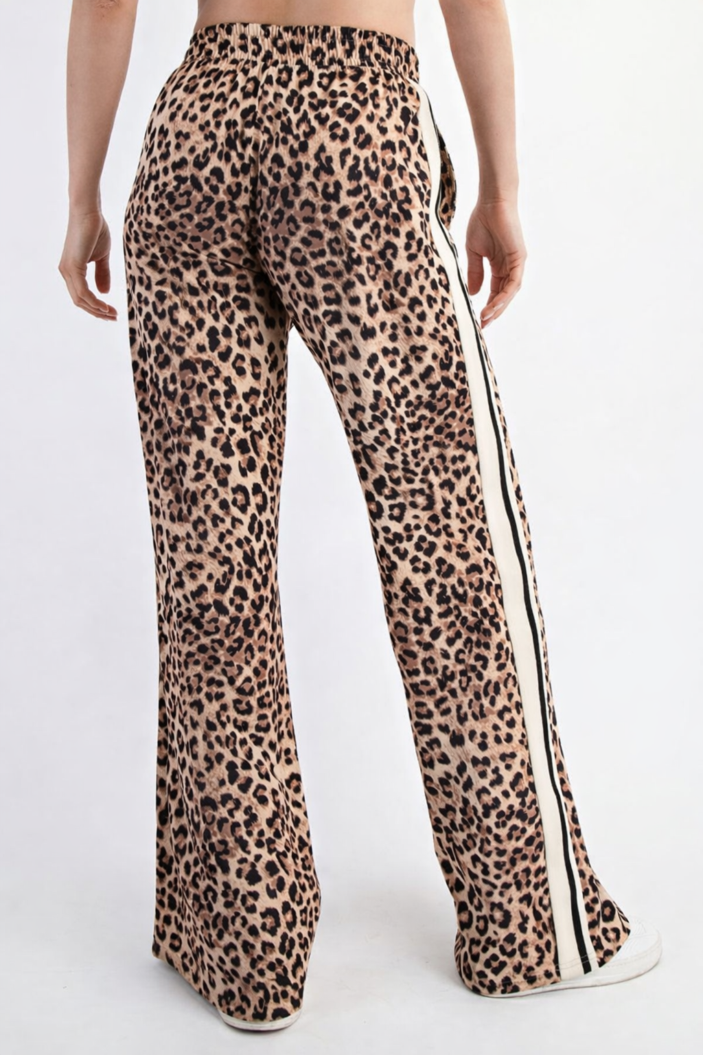WEEKEND STRIDE LEOPARD WIDE LEG PANTS