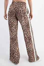 WEEKEND STRIDE LEOPARD WIDE LEG PANTS