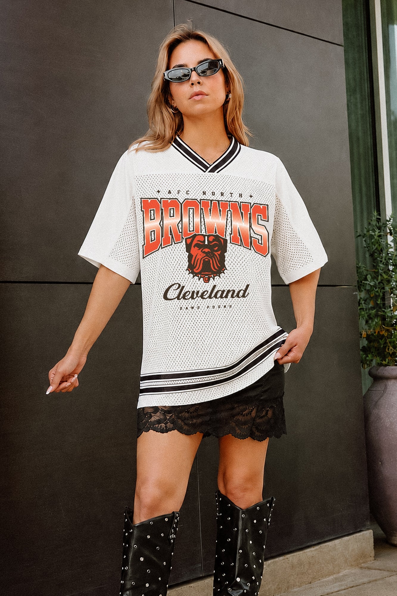 CLEVELAND BROWNS SQUAD MENTALITY OVERSIZED MESH FASHION TOP