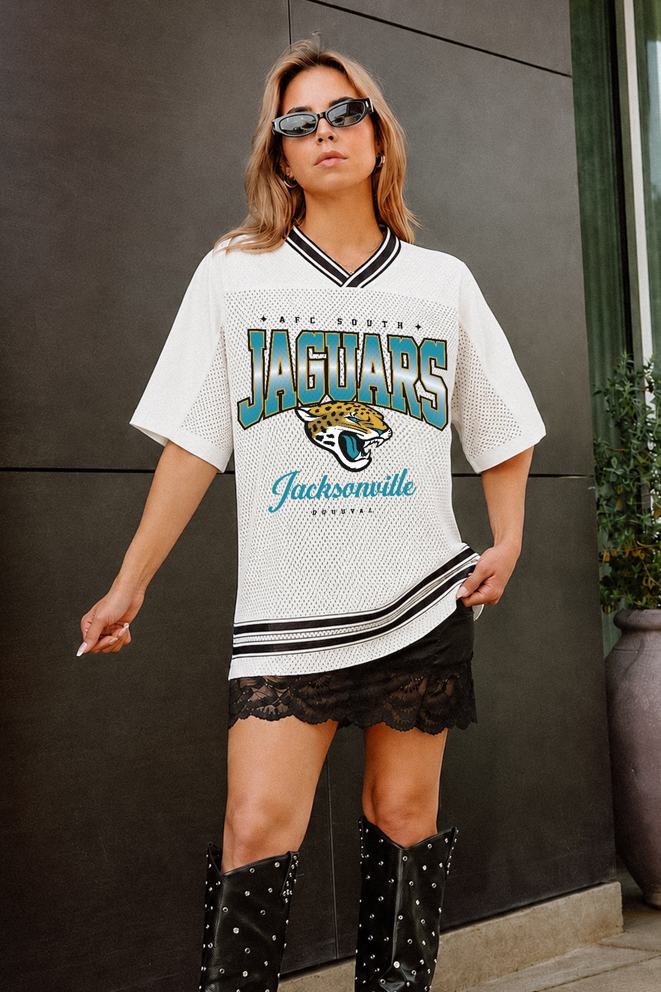 JACKSONVILLE JAGUARS SQUAD MENTALITY OVERSIZED MESH FASHION TOP