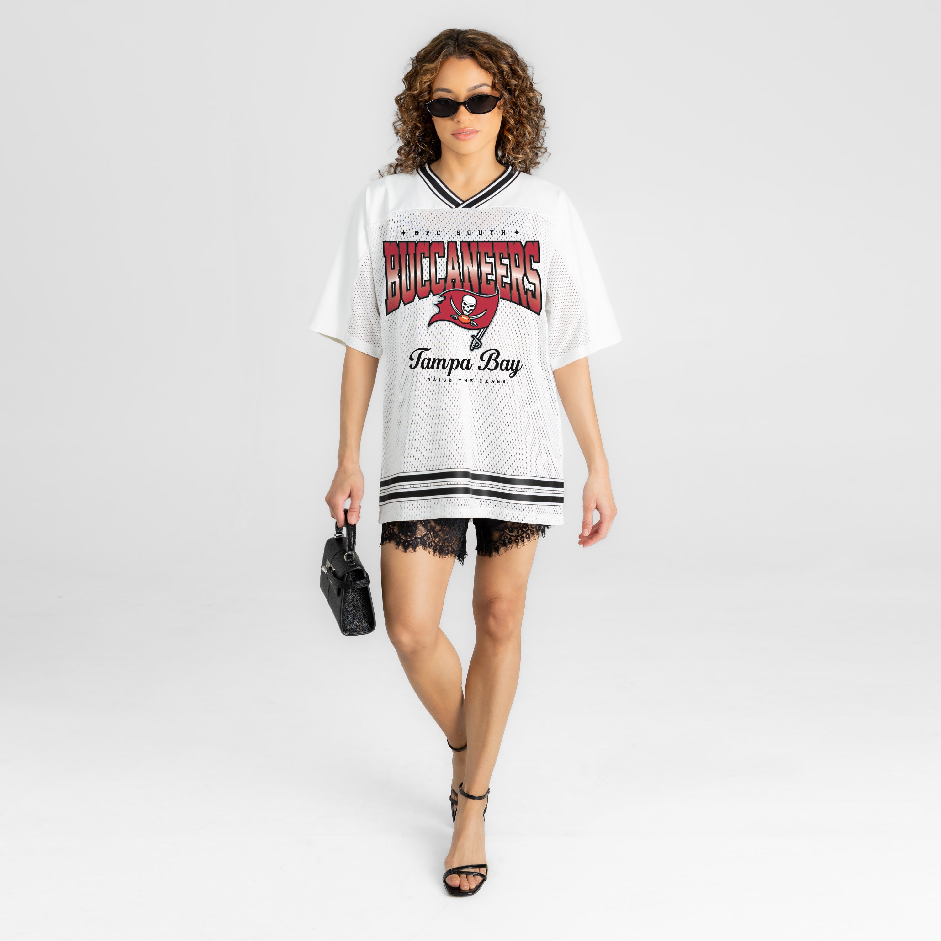 TAMPA BAY BUCCANEERS SQUAD MENTALITY OVERSIZED MESH FASHION TOP