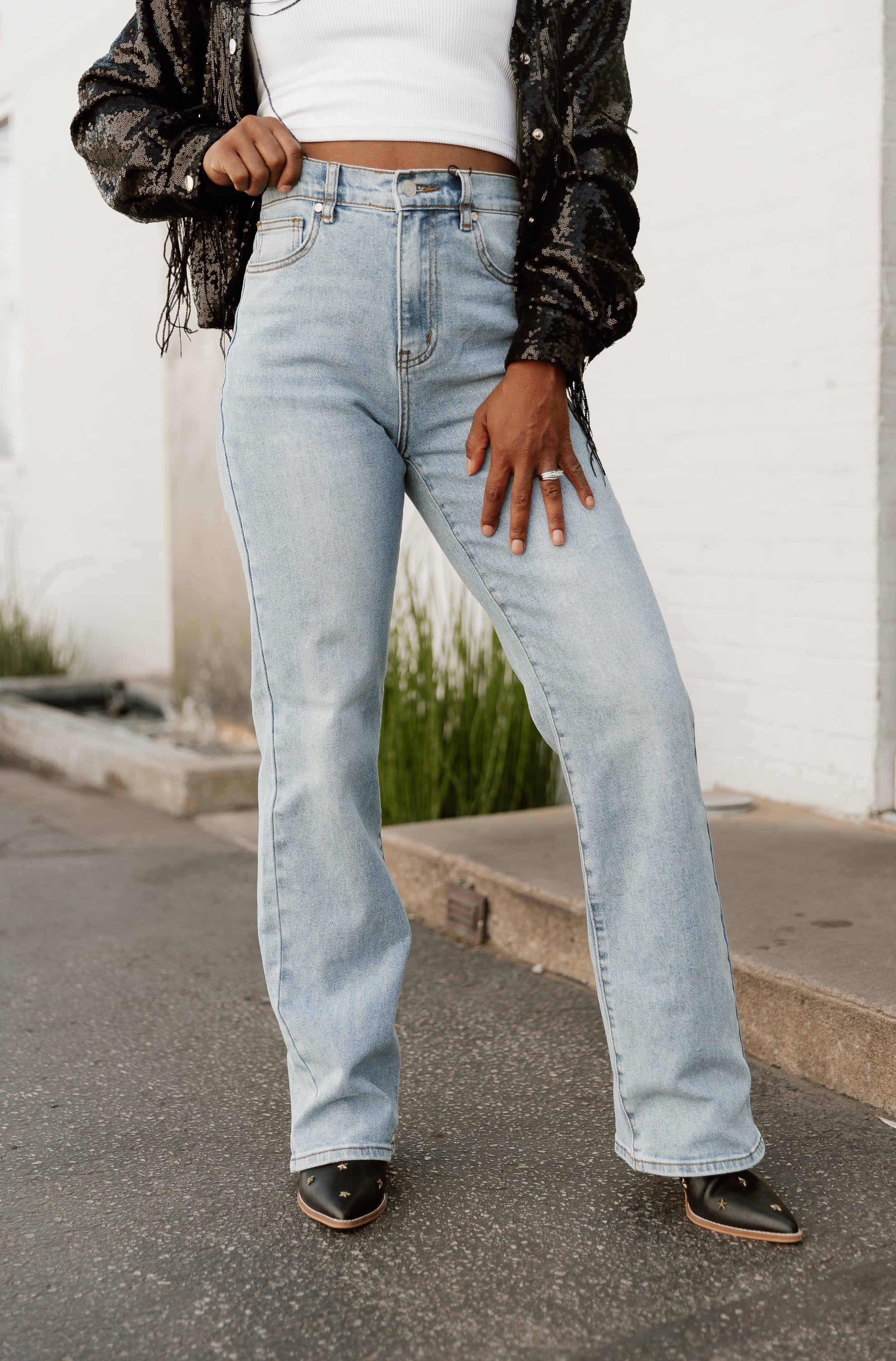 BELTED BELLE DENIM JEANS