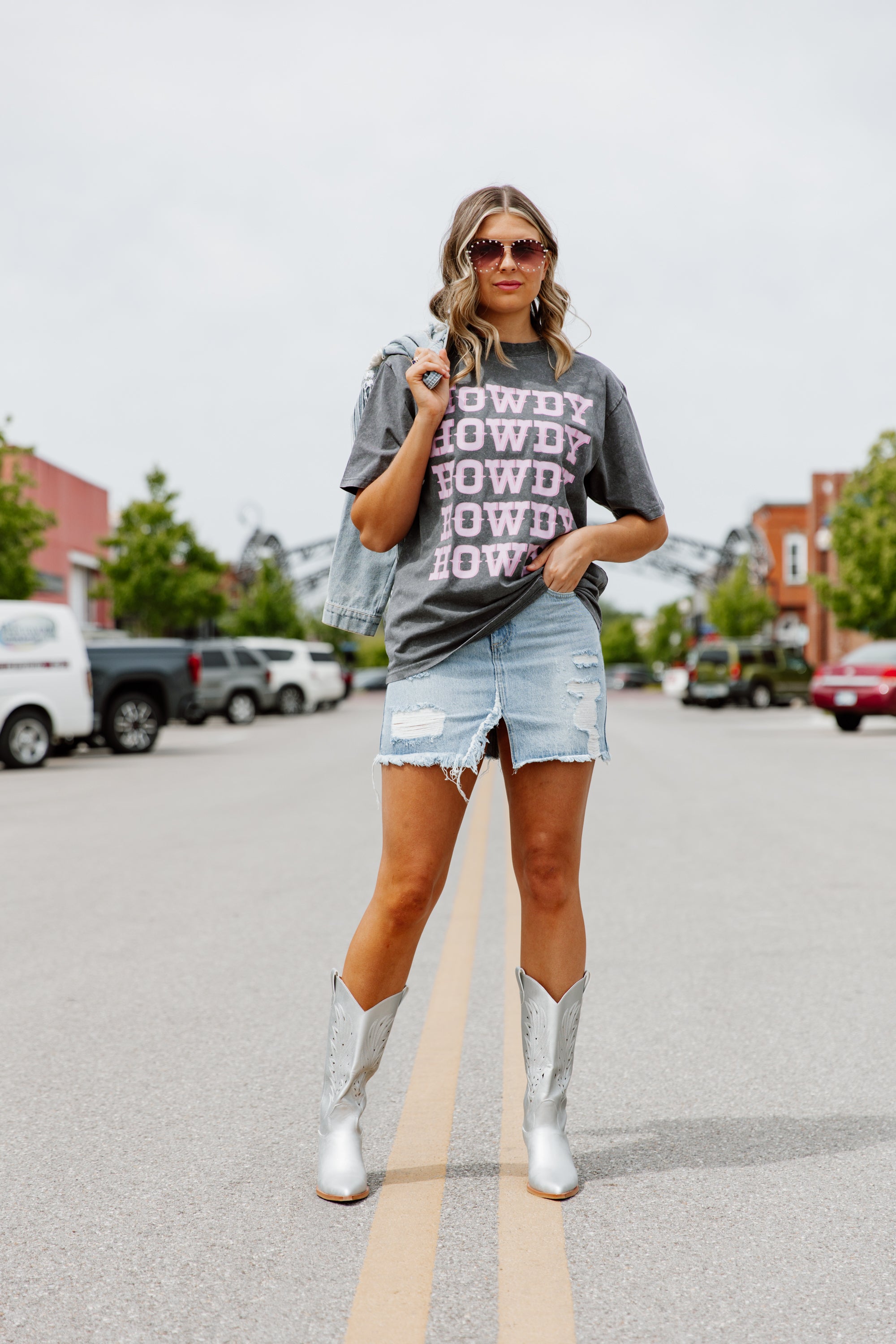 WE SAY HOWDY OVERSIZED VINTAGE WASH TEE IN ASH