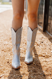 DESERT DUSK WESTERN BOOTS IN SILVER