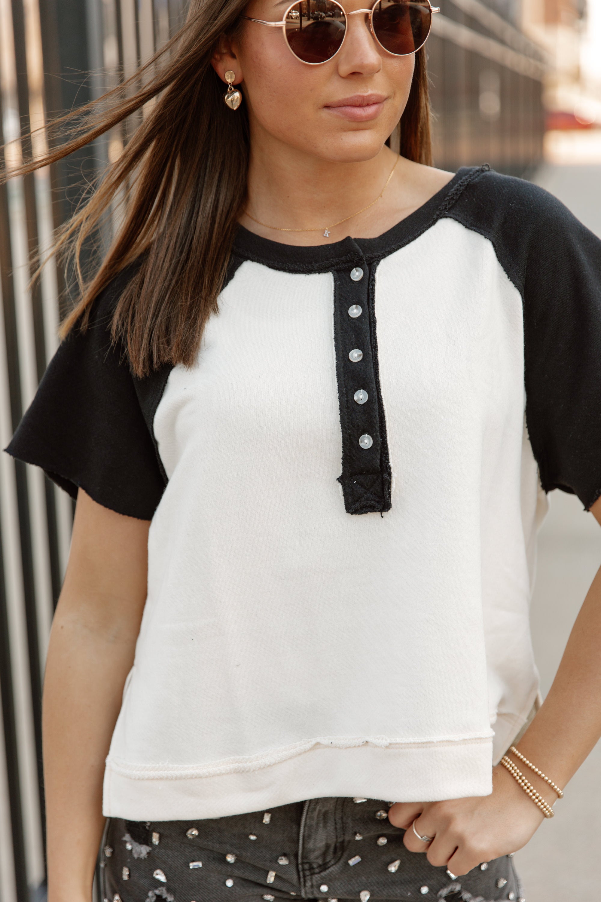 COLOR BLOCK BLISS TOP IN BLACK