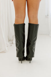 SOPHISTICATED LEATHER STEP BOOTS