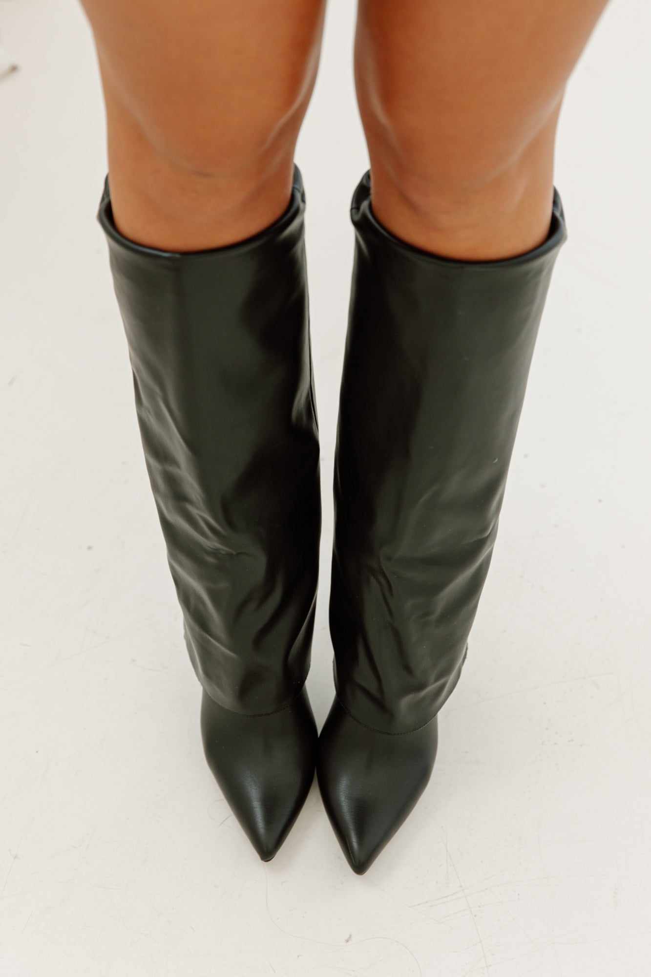 SOPHISTICATED LEATHER STEP BOOTS