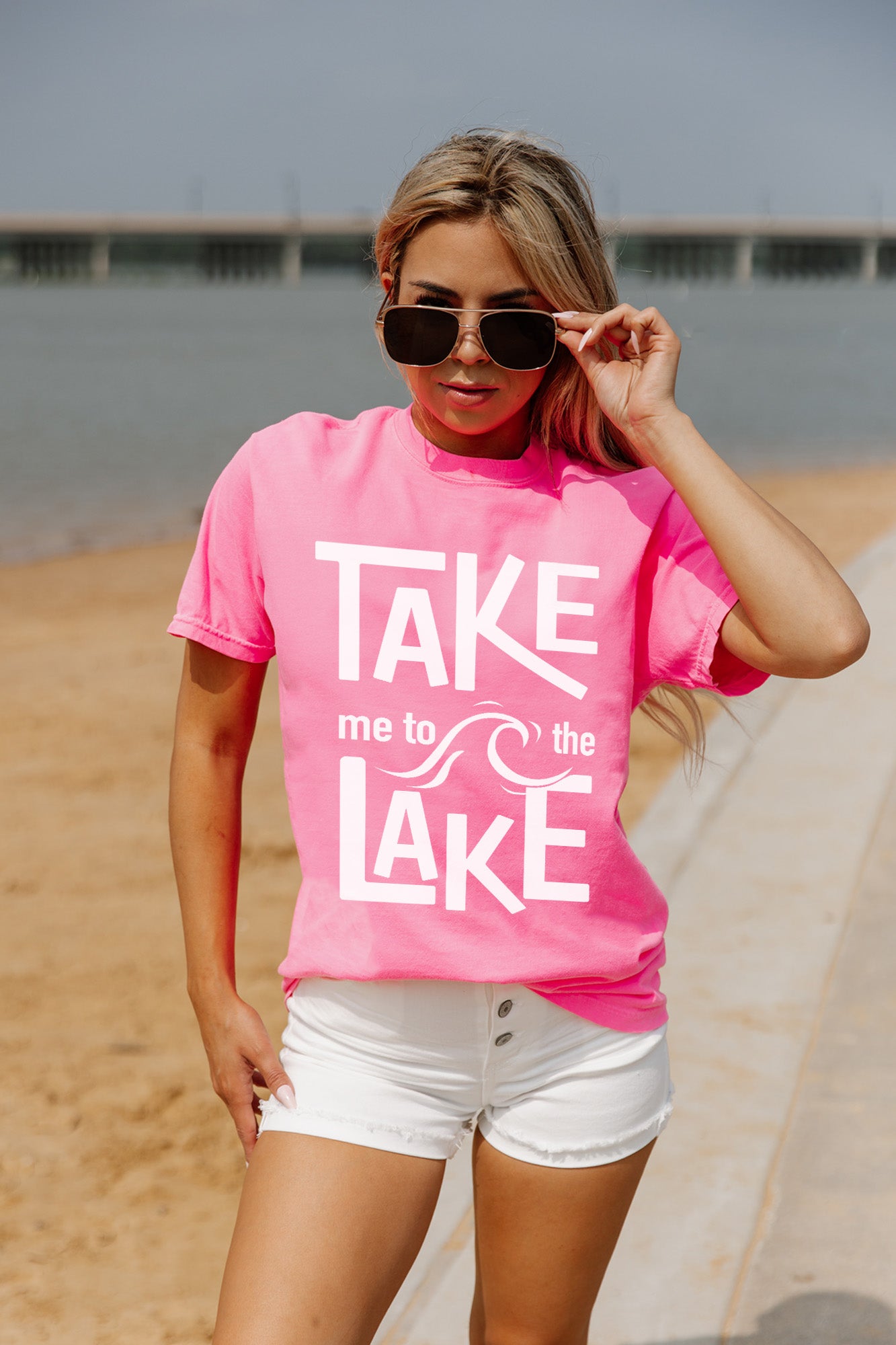 LAKE VACAY PLEASE GARMENT DYED BOYFRIEND TEE IN NEON PINK