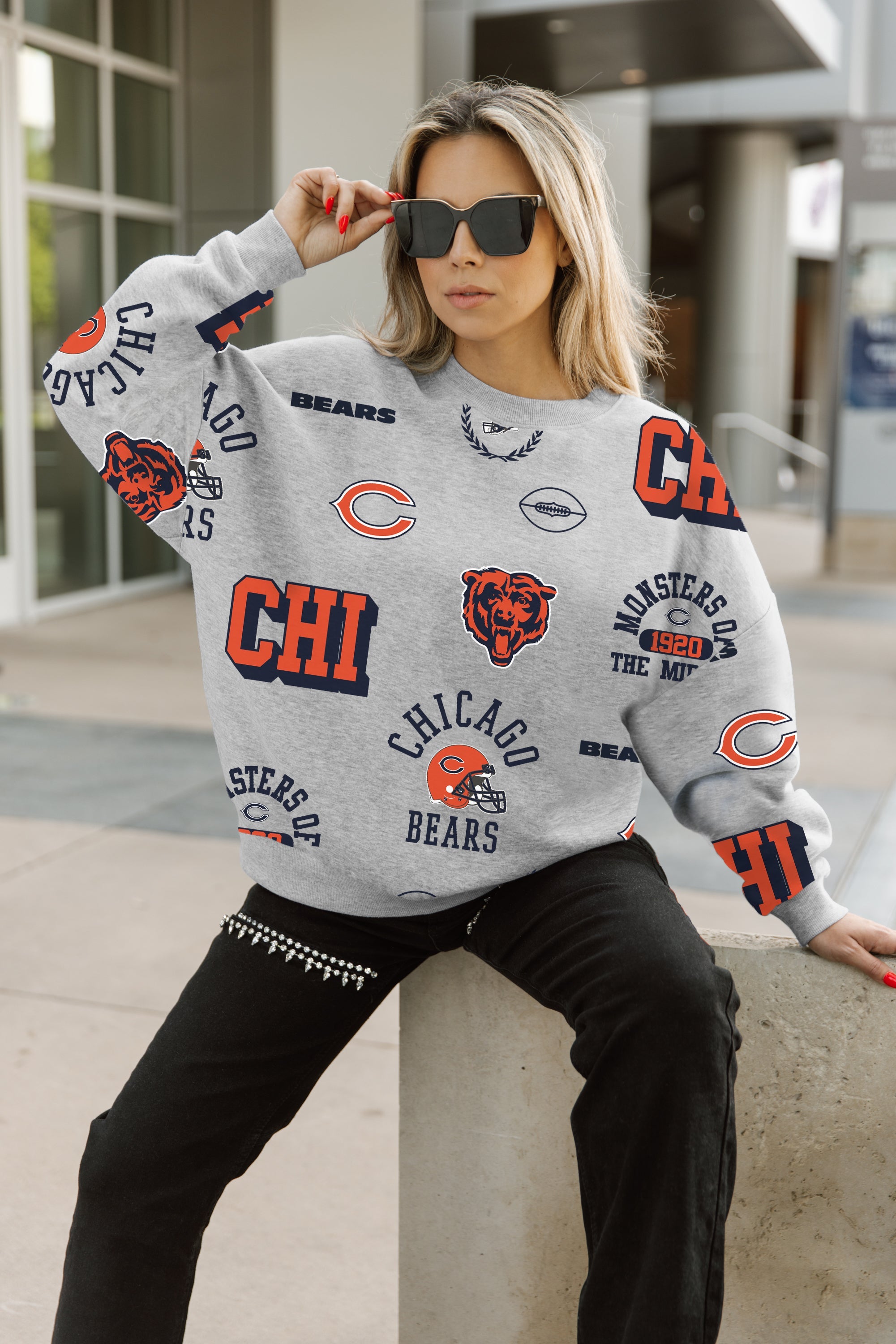 CHICAGO BEARS ALWAYS ON REPEAT PREMIUM FLEECE CREW SWEATSHIRT
