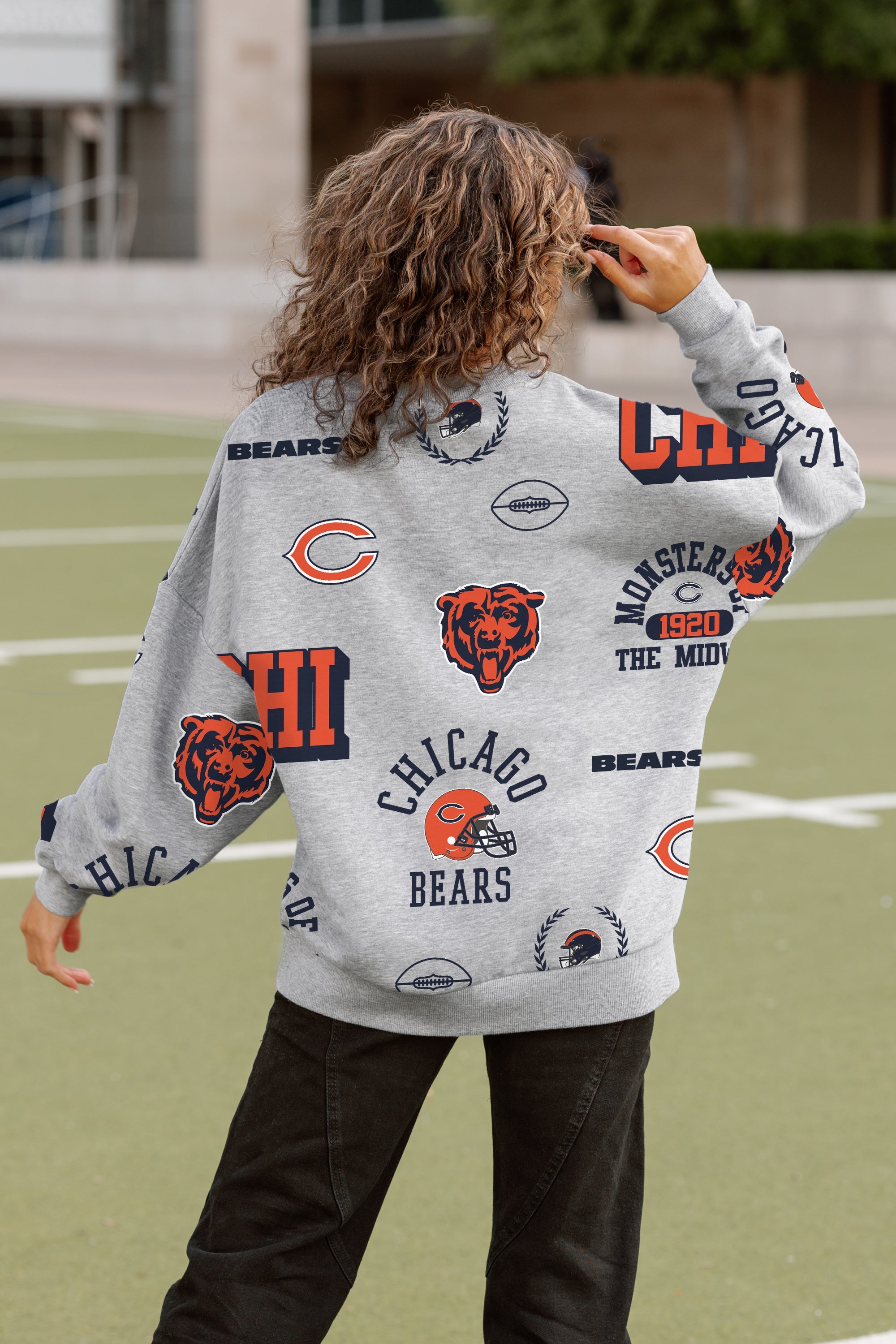 CHICAGO BEARS ALWAYS ON REPEAT PREMIUM FLEECE CREW SWEATSHIRT