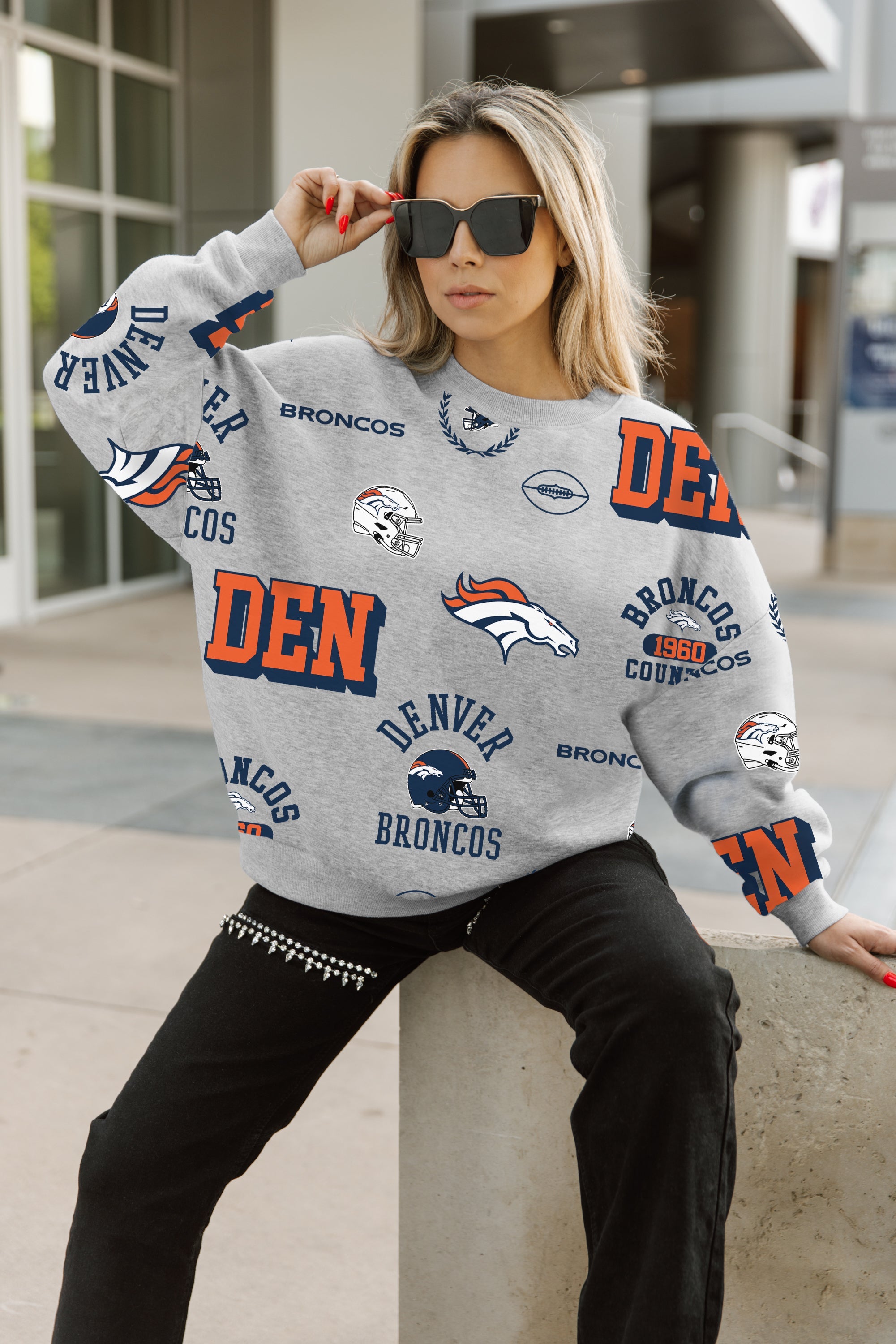 DENVER BRONCOS ALWAYS ON REPEAT PREMIUM FLEECE CREW SWEATSHIRT