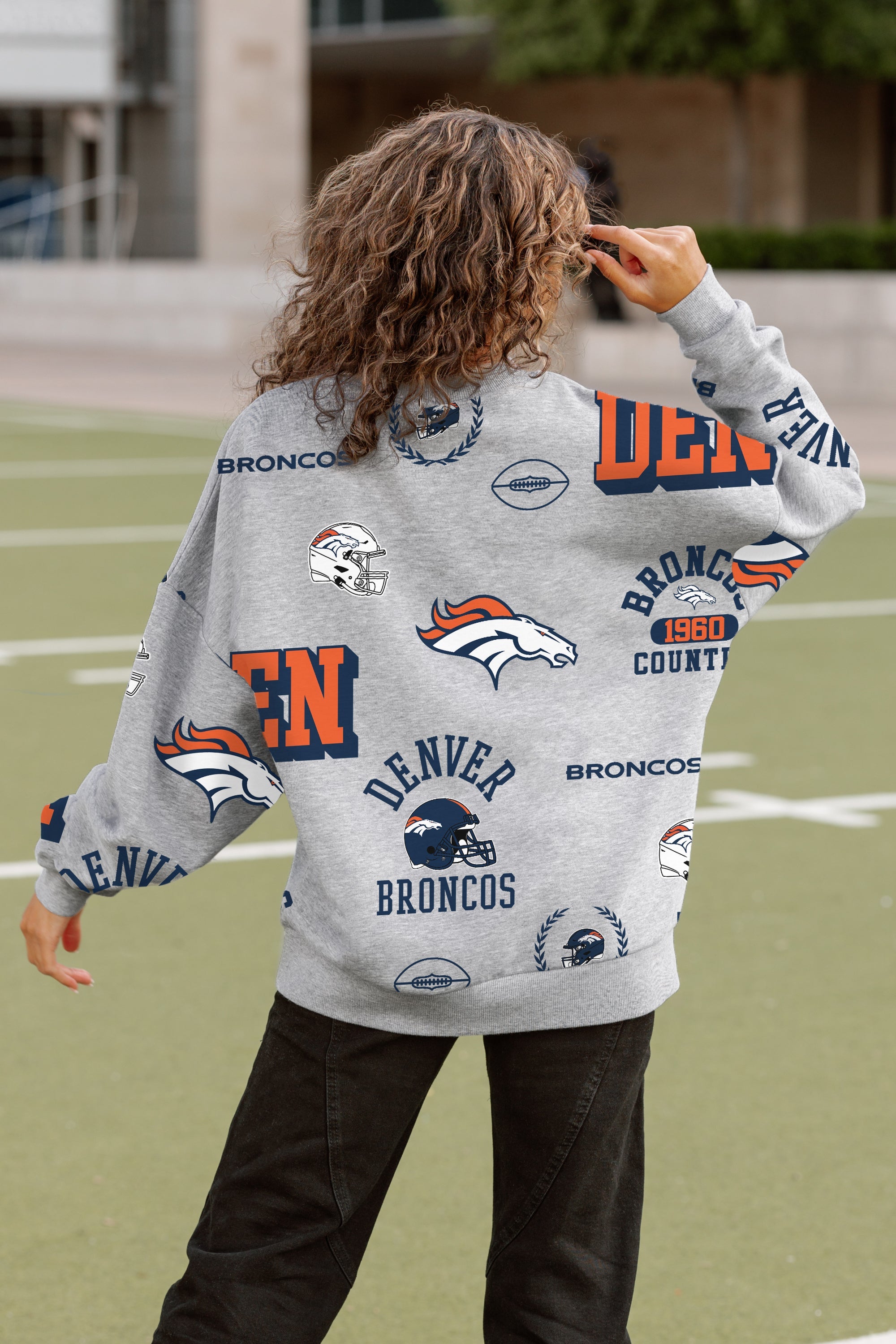 DENVER BRONCOS ALWAYS ON REPEAT PREMIUM FLEECE CREW SWEATSHIRT