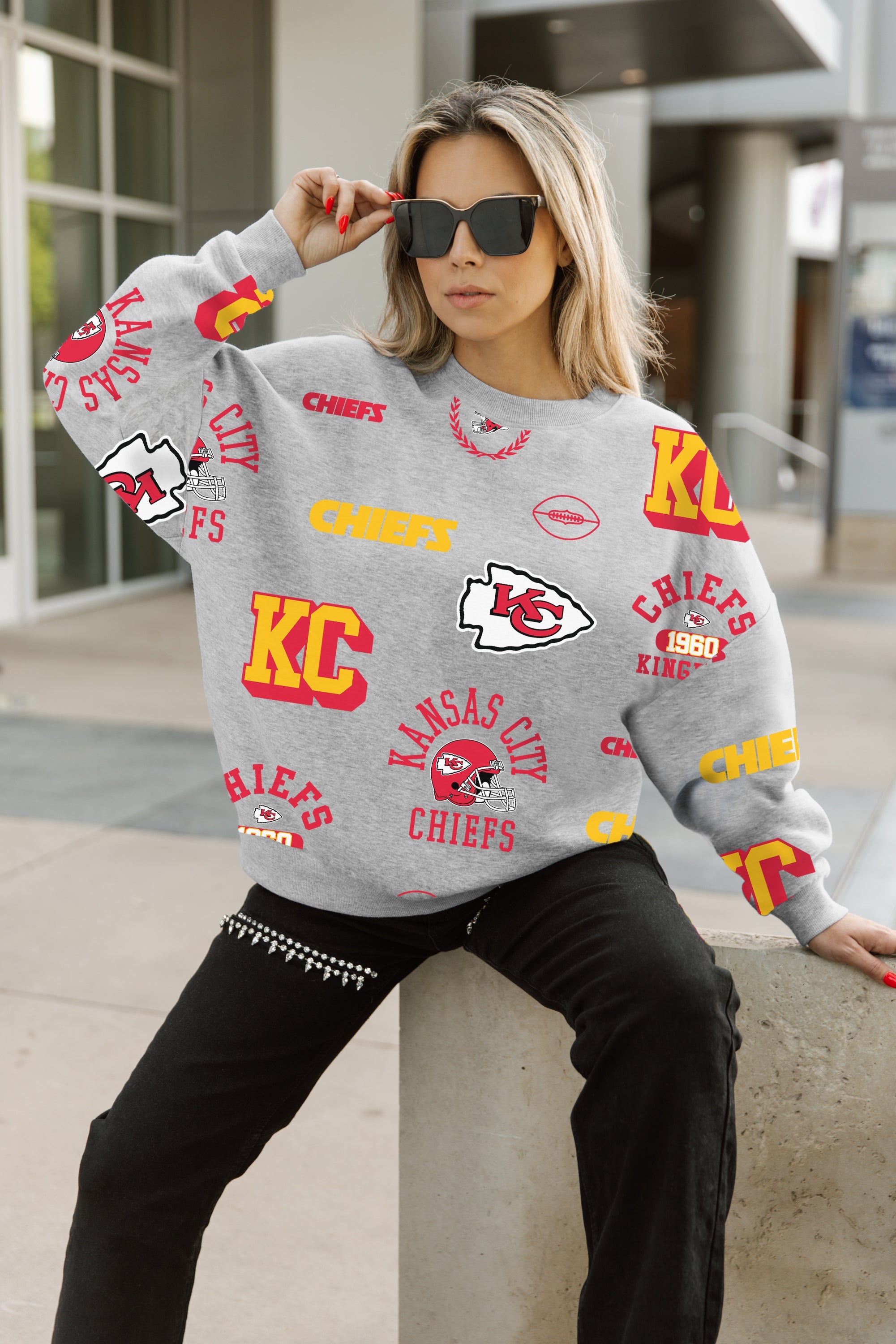 KANSAS CITY CHIEFS ALWAYS ON REPEAT PREMIUM FLEECE CREW SWEATSHIRT