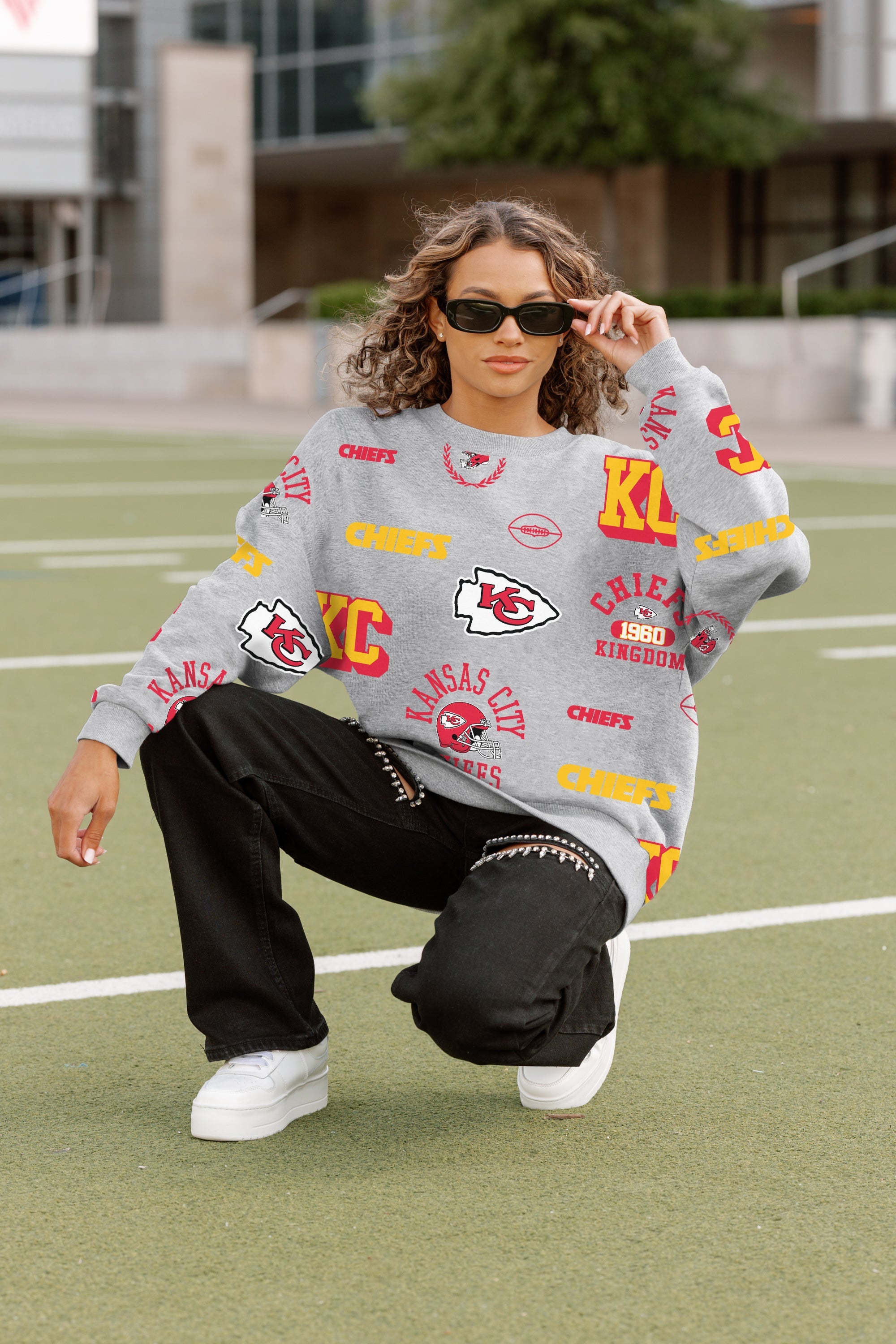 KANSAS CITY CHIEFS ALWAYS ON REPEAT PREMIUM FLEECE CREW SWEATSHIRT