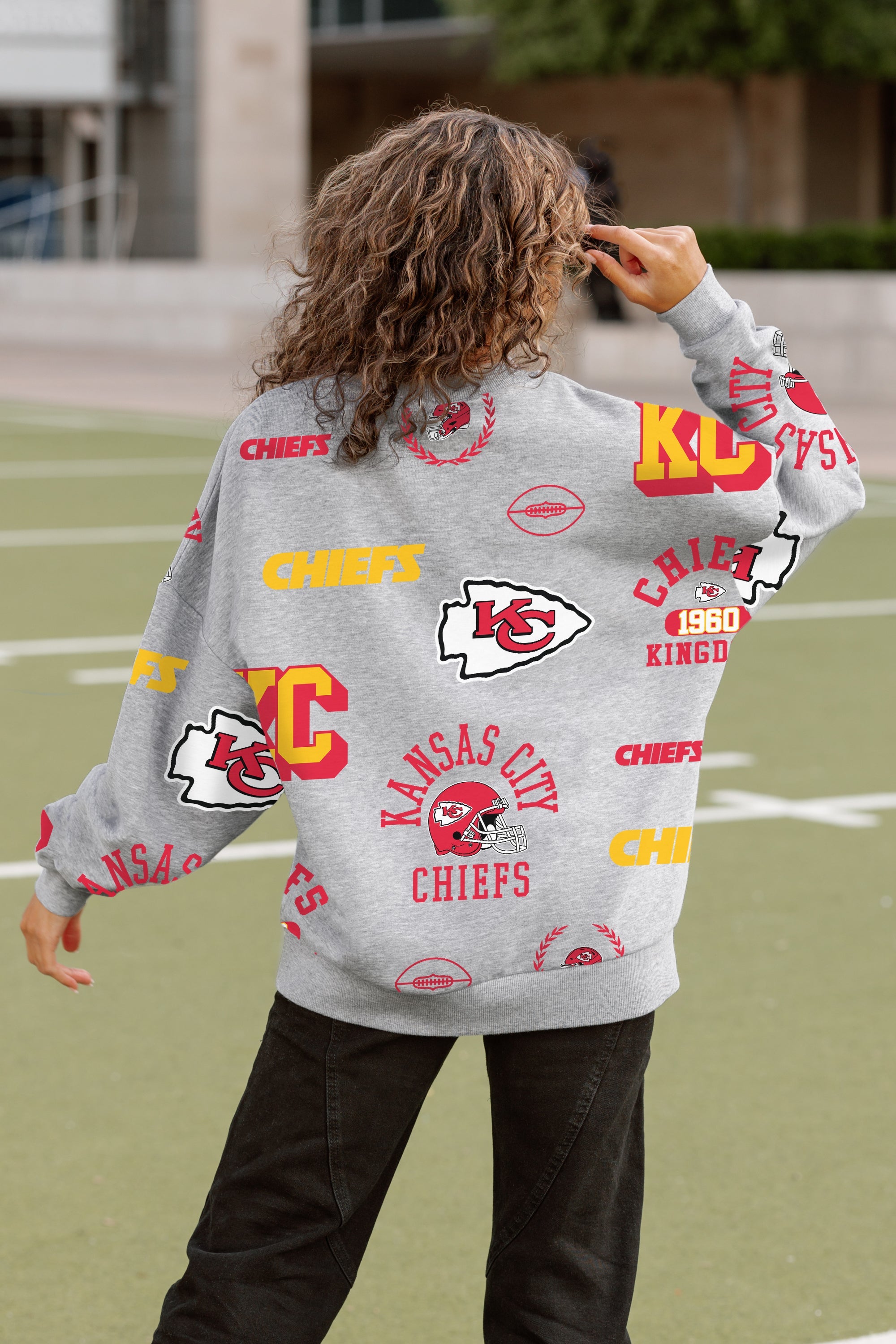 KANSAS CITY CHIEFS ALWAYS ON REPEAT PREMIUM FLEECE CREW SWEATSHIRT