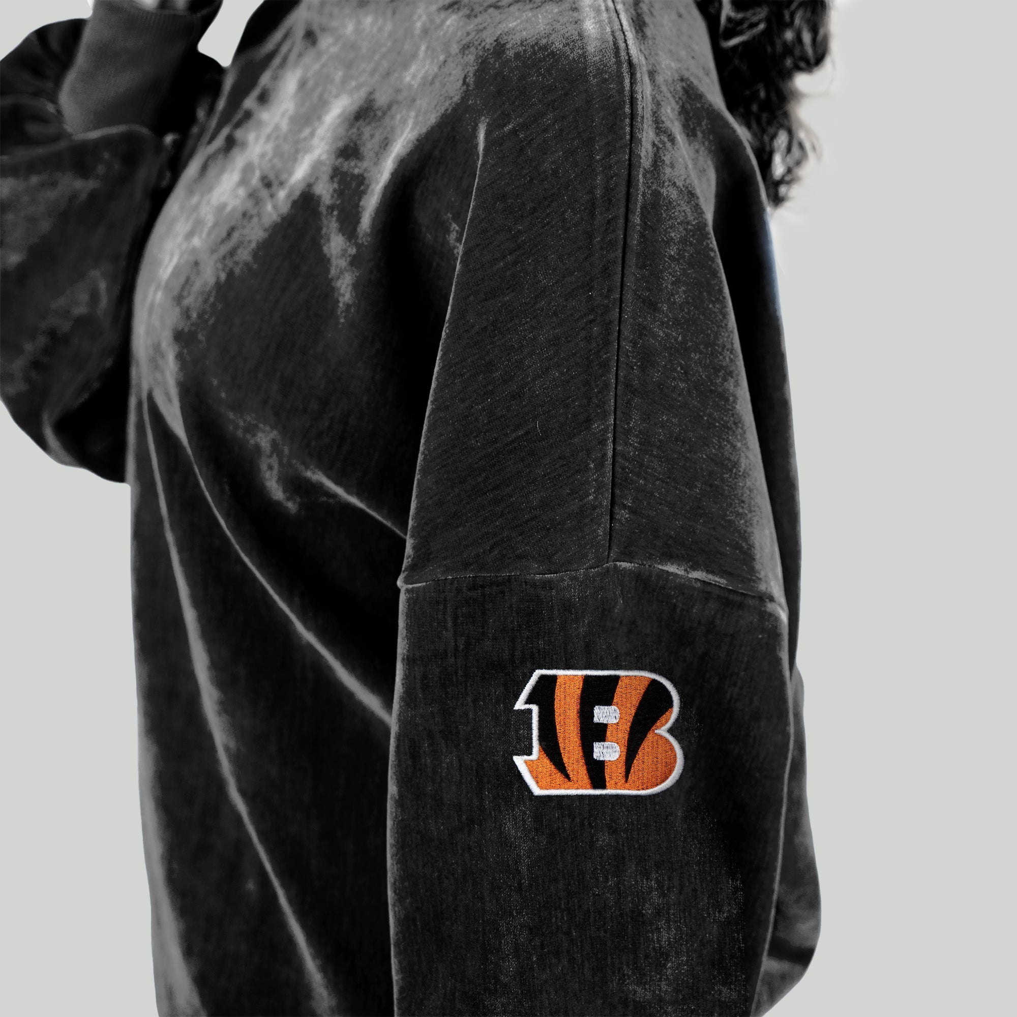 CINCINNATI BENGALS MAKE A MOVE MOCK NECK CHENILLE PULLOVER